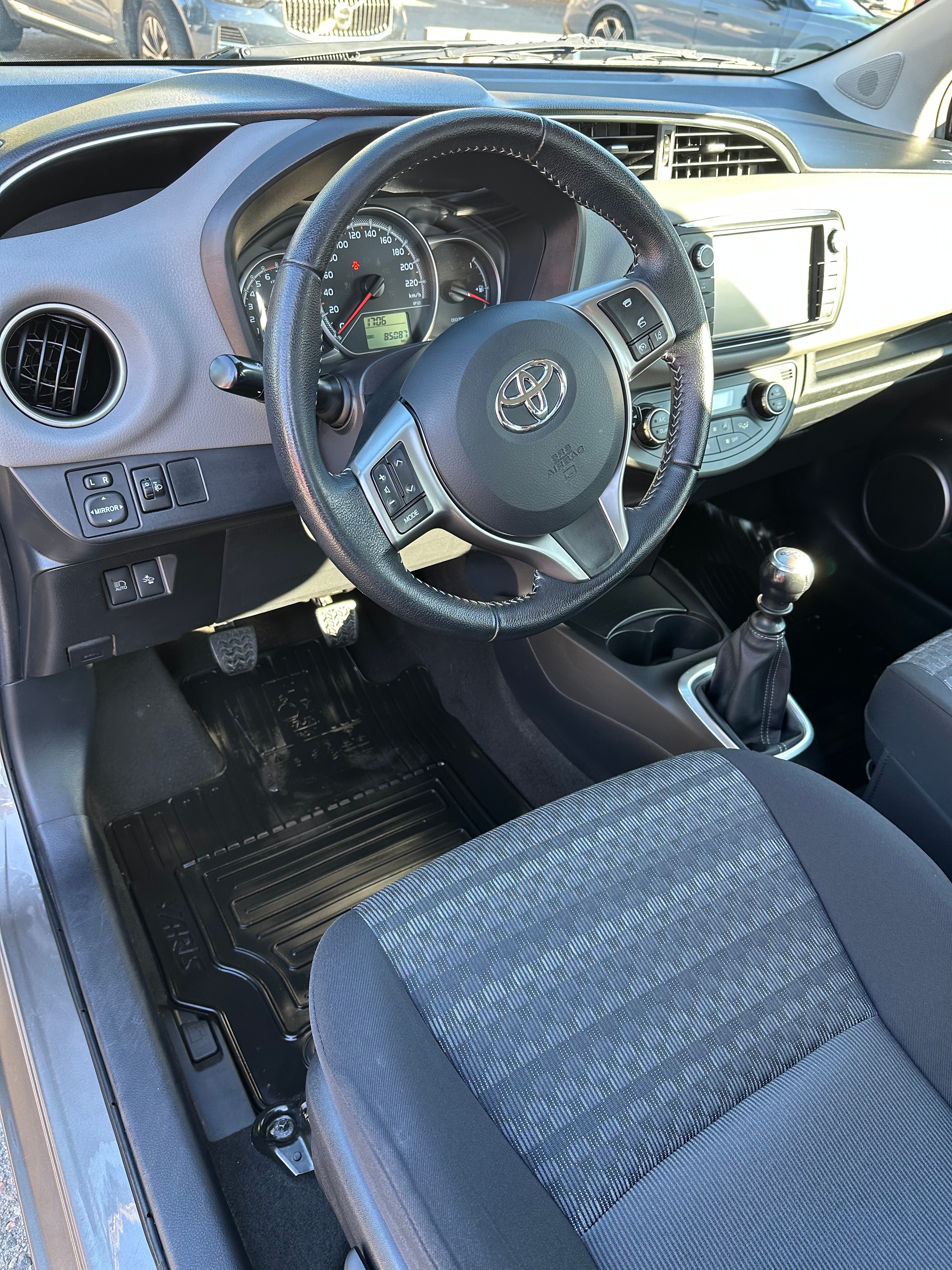 Toyota Yaris 2016, bild 7/10