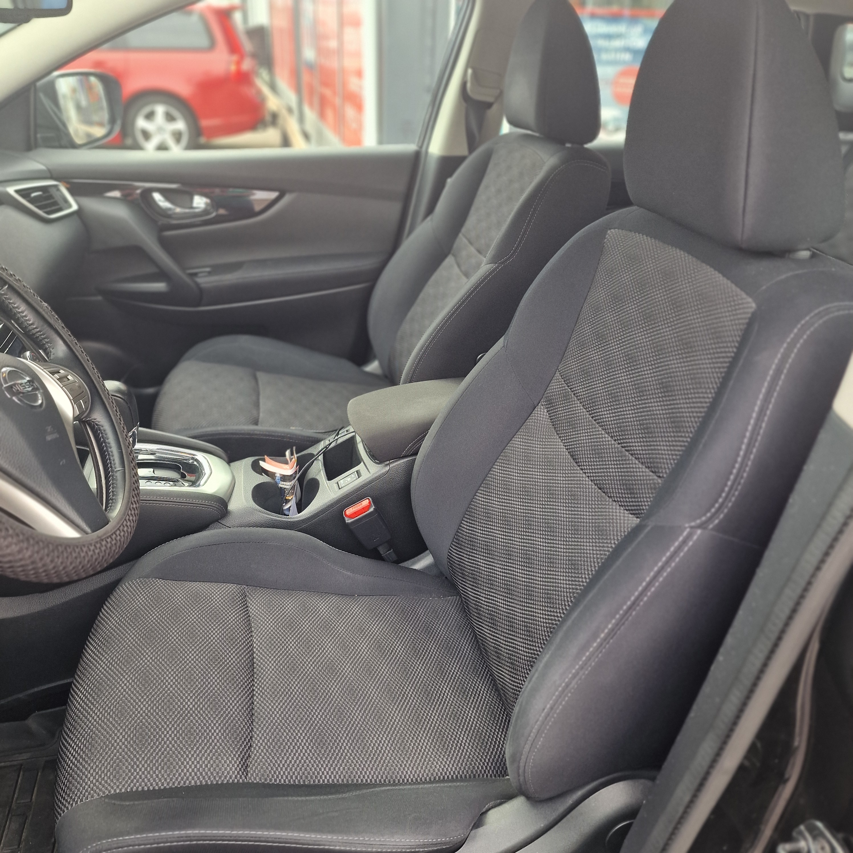 Nissan Qashqai 1.2 DIG-T XTRONIC-CVT 2015, bild 6/7