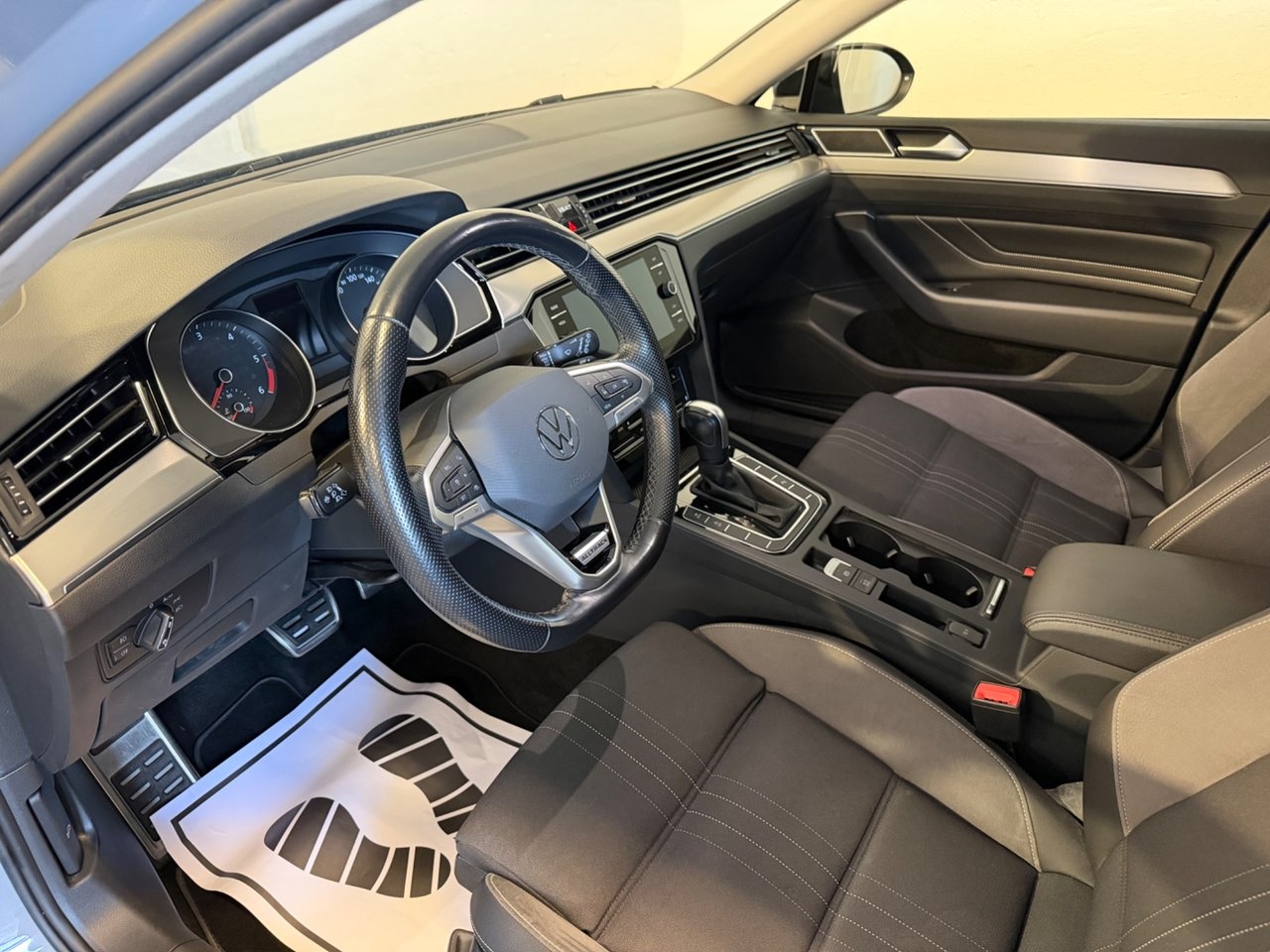 Volkswagen Passat 2022, bild 7/10