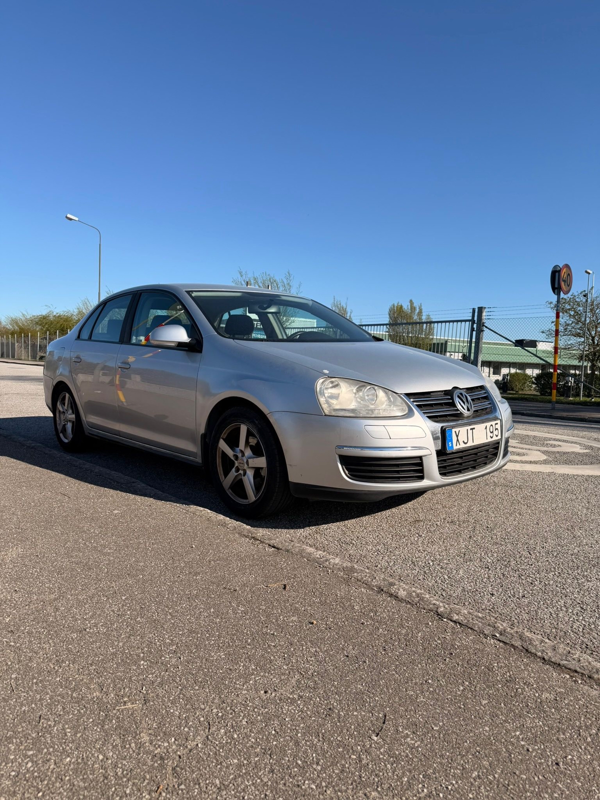 Volkswagen Jetta 1.6 Manuell 2006, bild 6/7