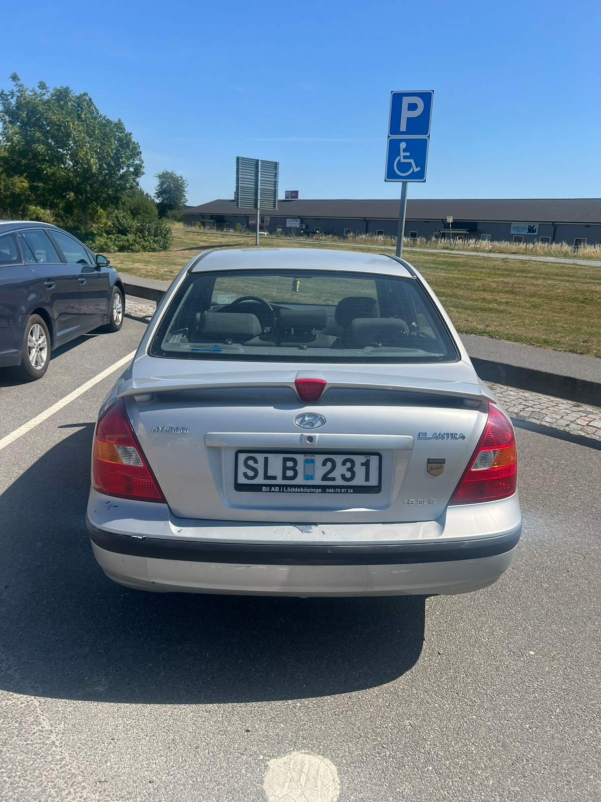 Hyundai Elantra Sedan 1.6 Manuell 2001, photo 2/4