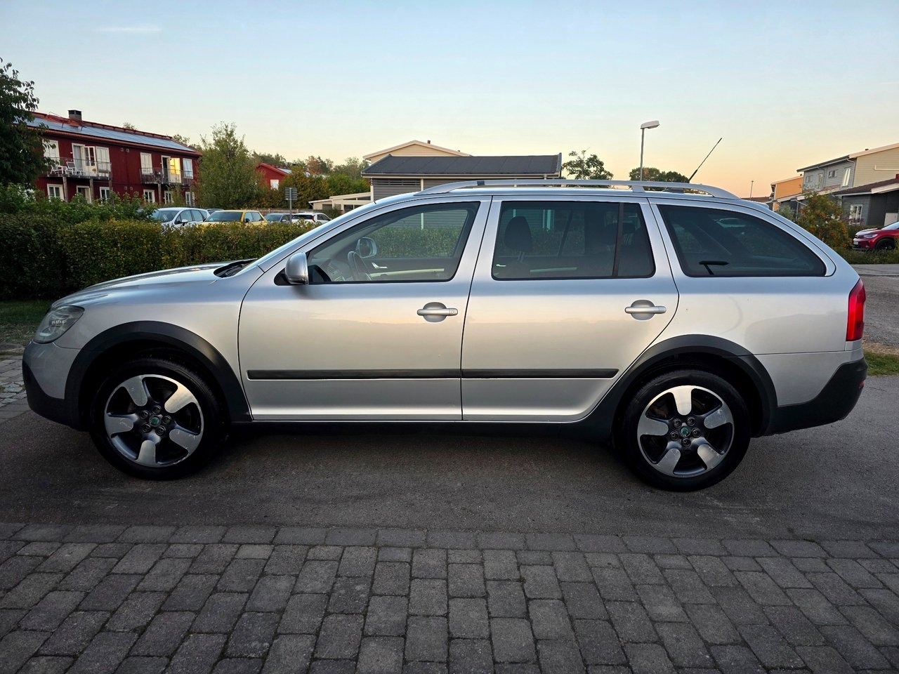 Skoda Octavia 2013, bild 2/10