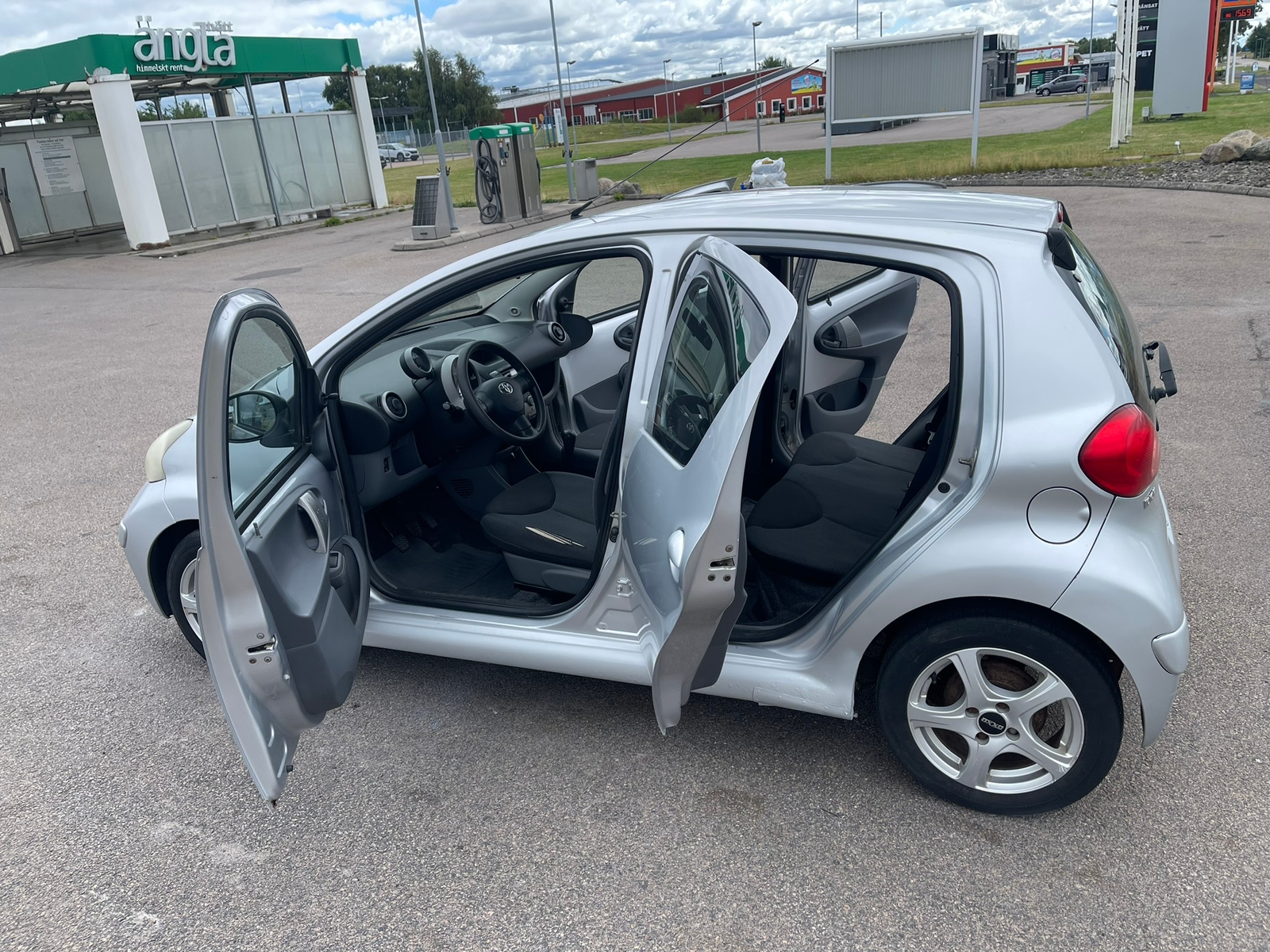 Toyota Aygo 5-dörrar 1.0 VVT-i Manuell 2006, bild 2/10