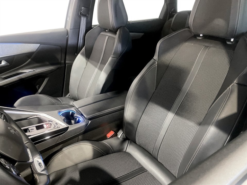 Peugeot 5008 GT 1.2 PT 130hk Aut 7-SITS 2023, bild 5/10