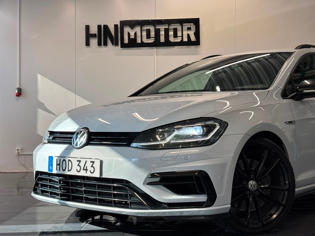 Volkswagen Golf R 2.0 TSI 300hk 2018, bild 2/10