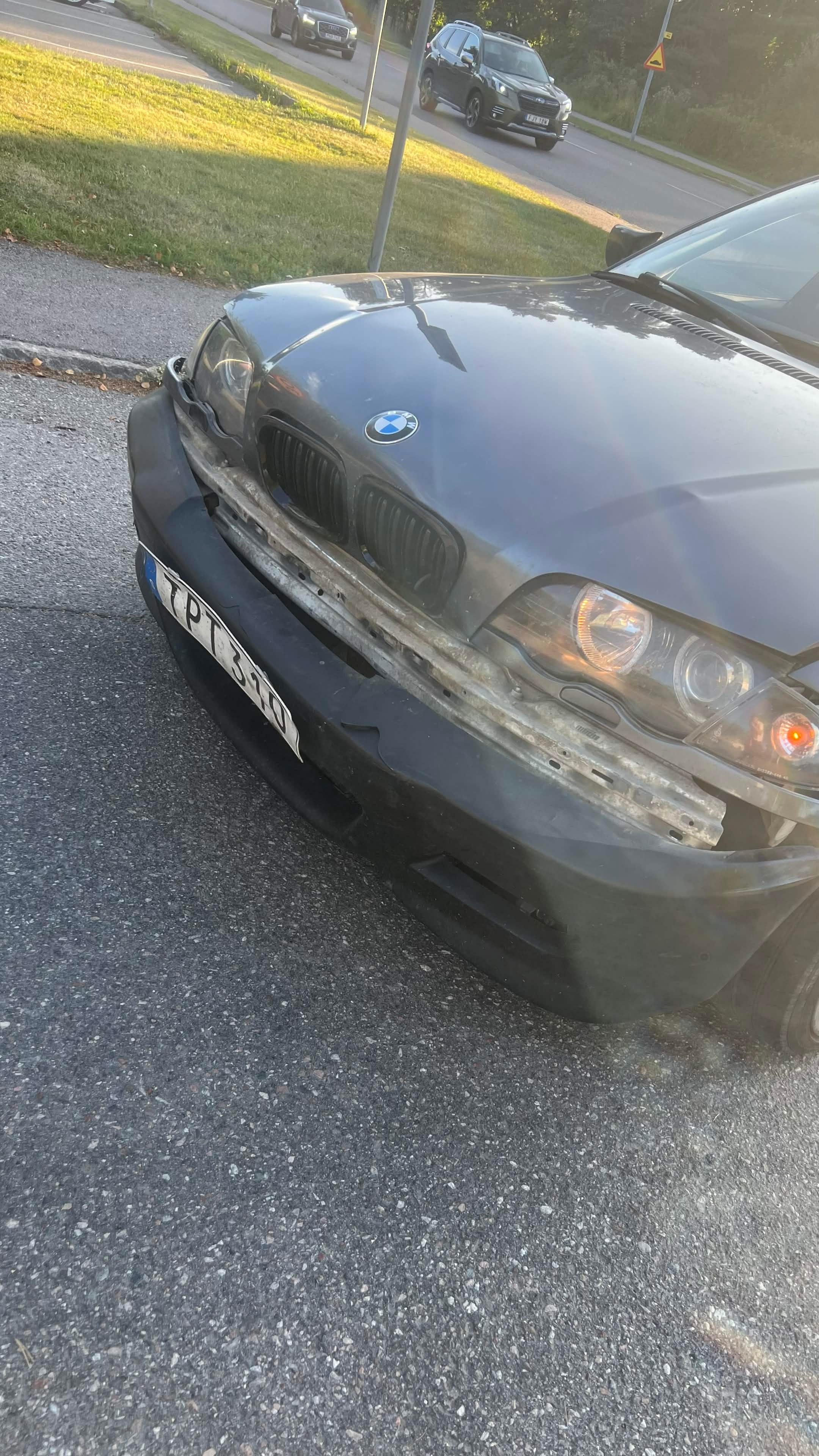 BMW 325 i Sedan Manuell 2001, kuva 4/10