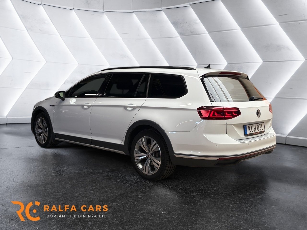 Volkswagen Passat 2020, photo 4/10