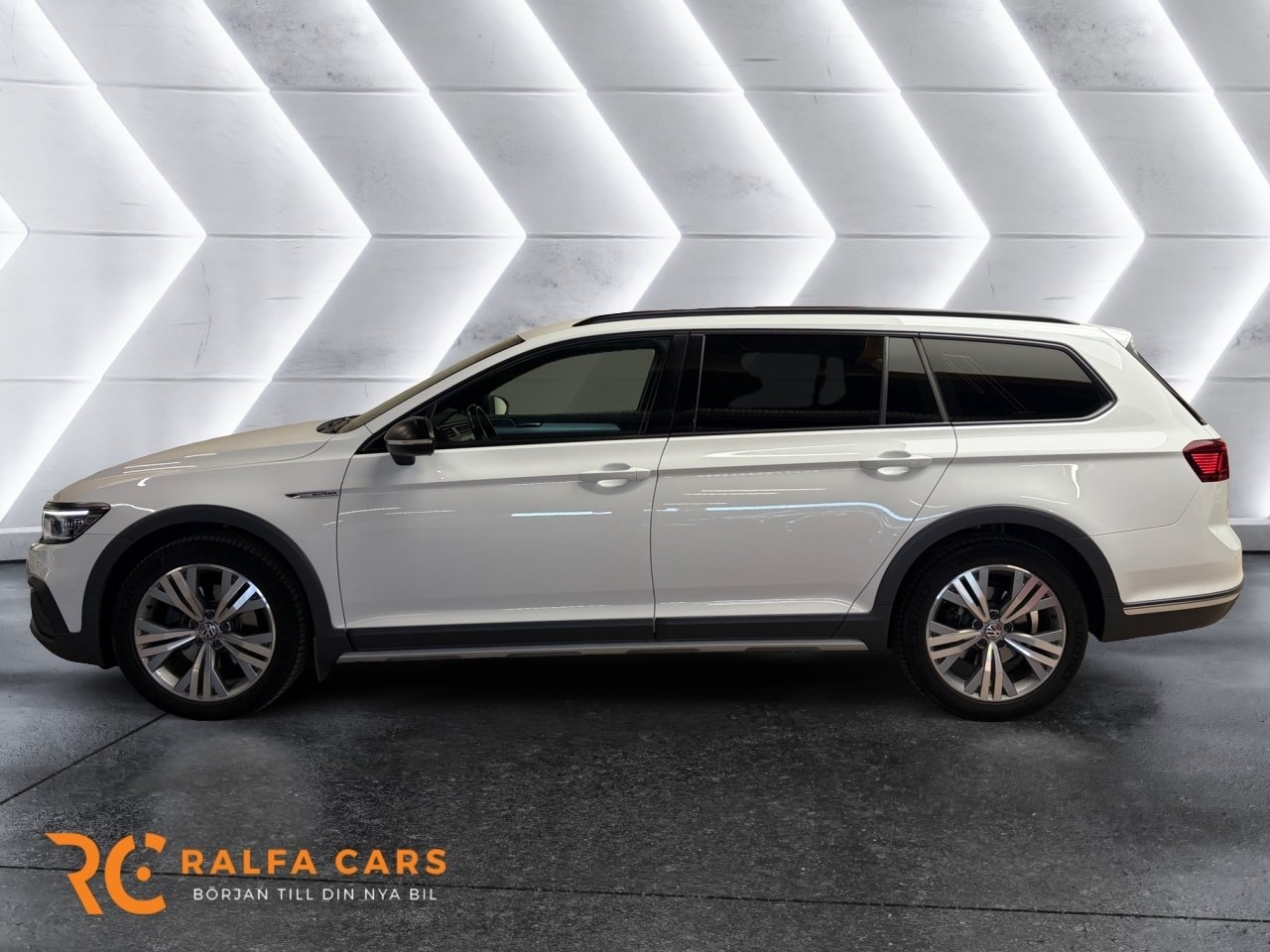 Volkswagen Passat 2020, photo 3/10
