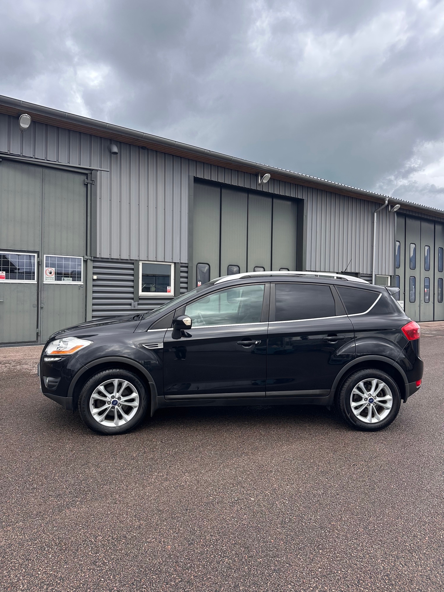Ford Kuga 2.0 TDCi AWD Powershift 2012, bild 2/9