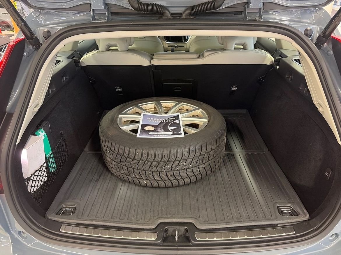 Volvo V60 B4 Diesel Mom Adv 2022, kuva 4/14