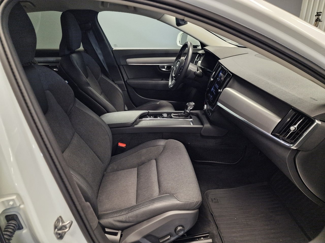 Volvo S90 2020, kuva 7/10
