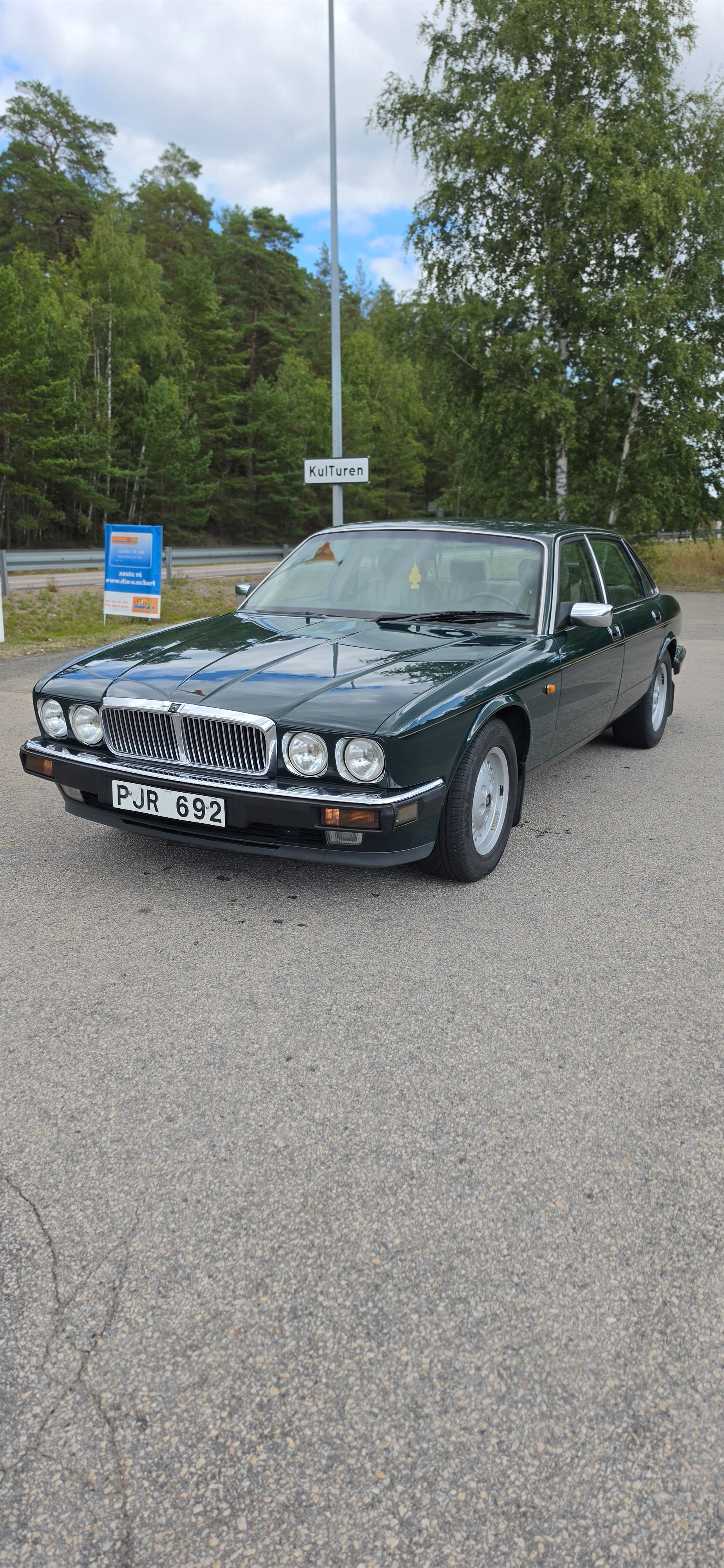 Jaguar XJ