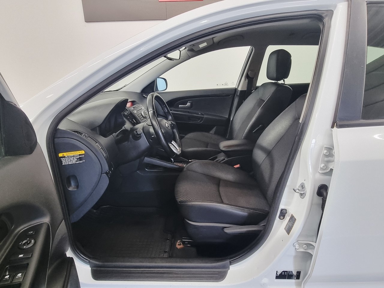 Kia Ceed 2010, bild 5/10