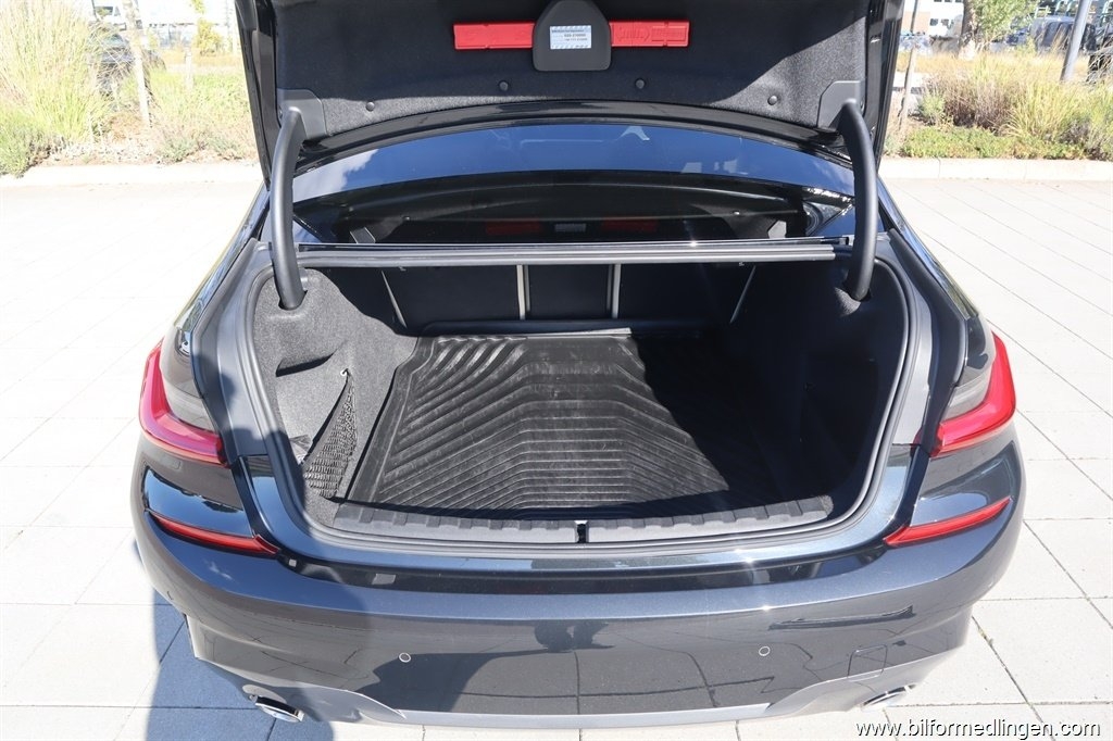 BMW 330 2020, bild 7/10
