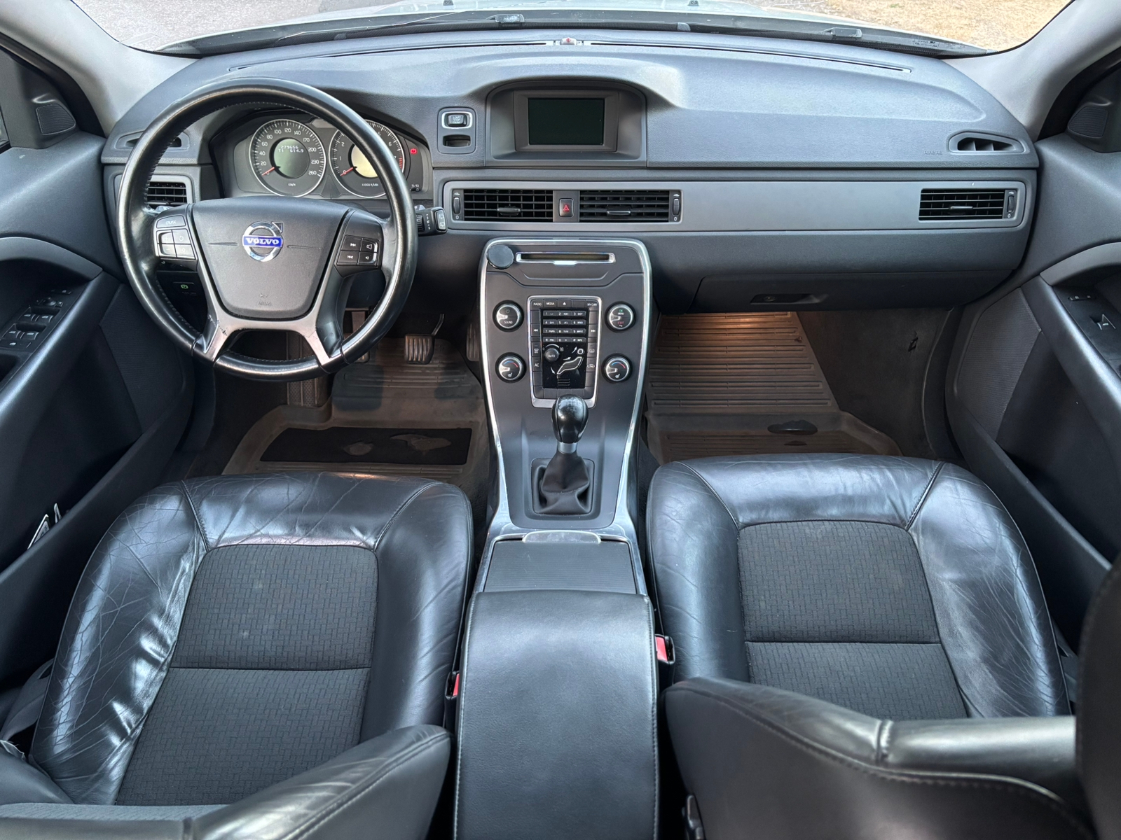 Volvo V70 T4F Manuell 2012, bild 5/6