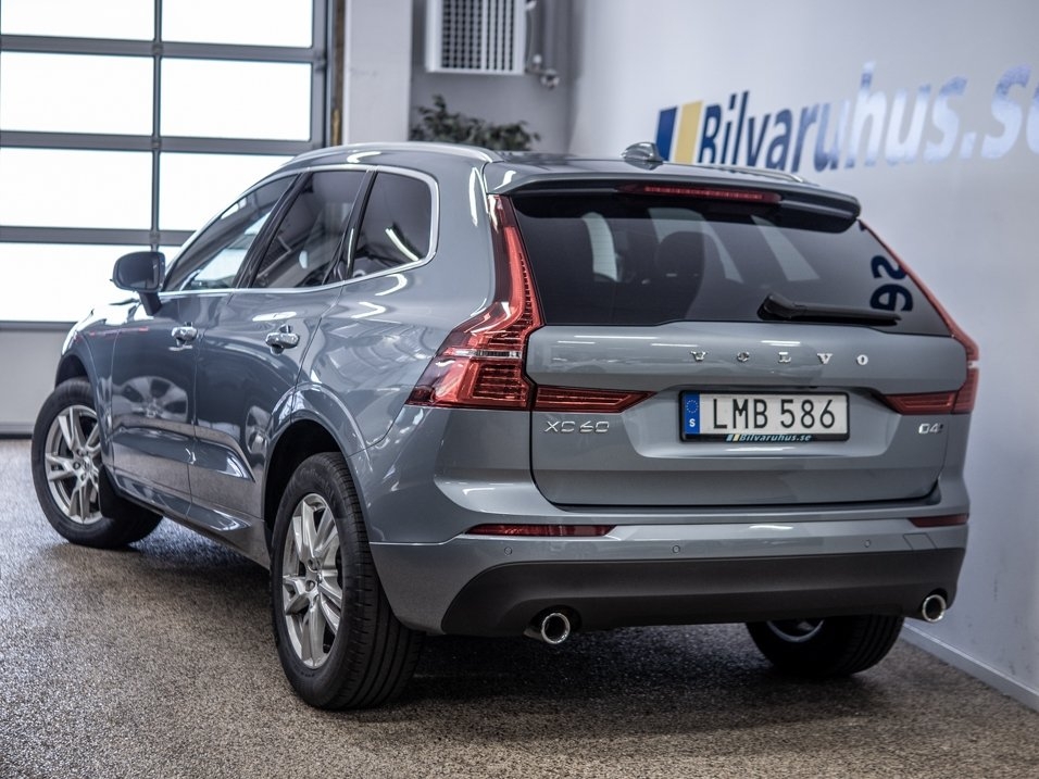 Volvo XC60 D4 AWD Momentum Teknik 2018, photo 3/8