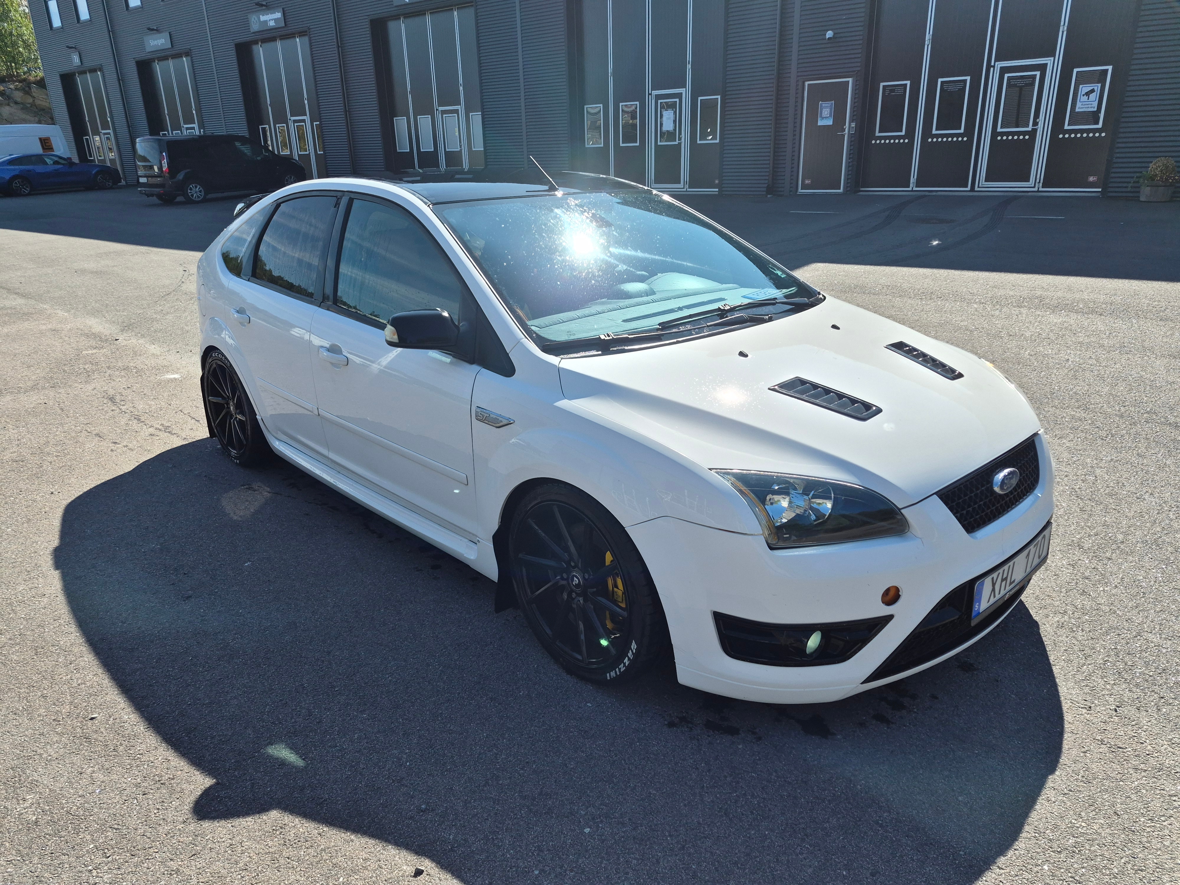 Ford Focus ST 5-dörrars Manuell 2006, bild 2/6