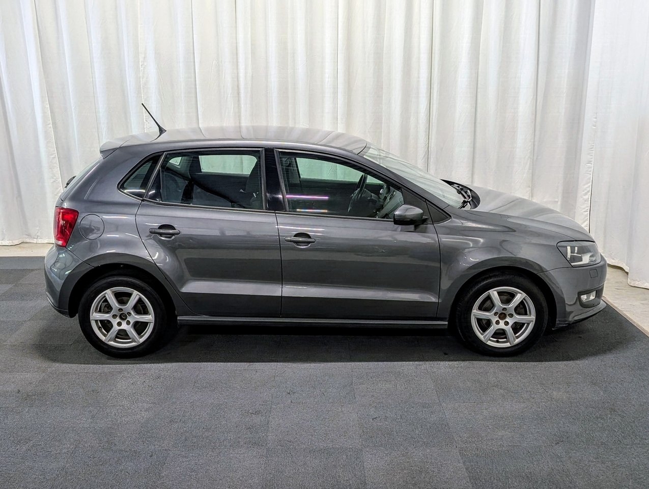 Volkswagen Polo 2011, bild 5/10