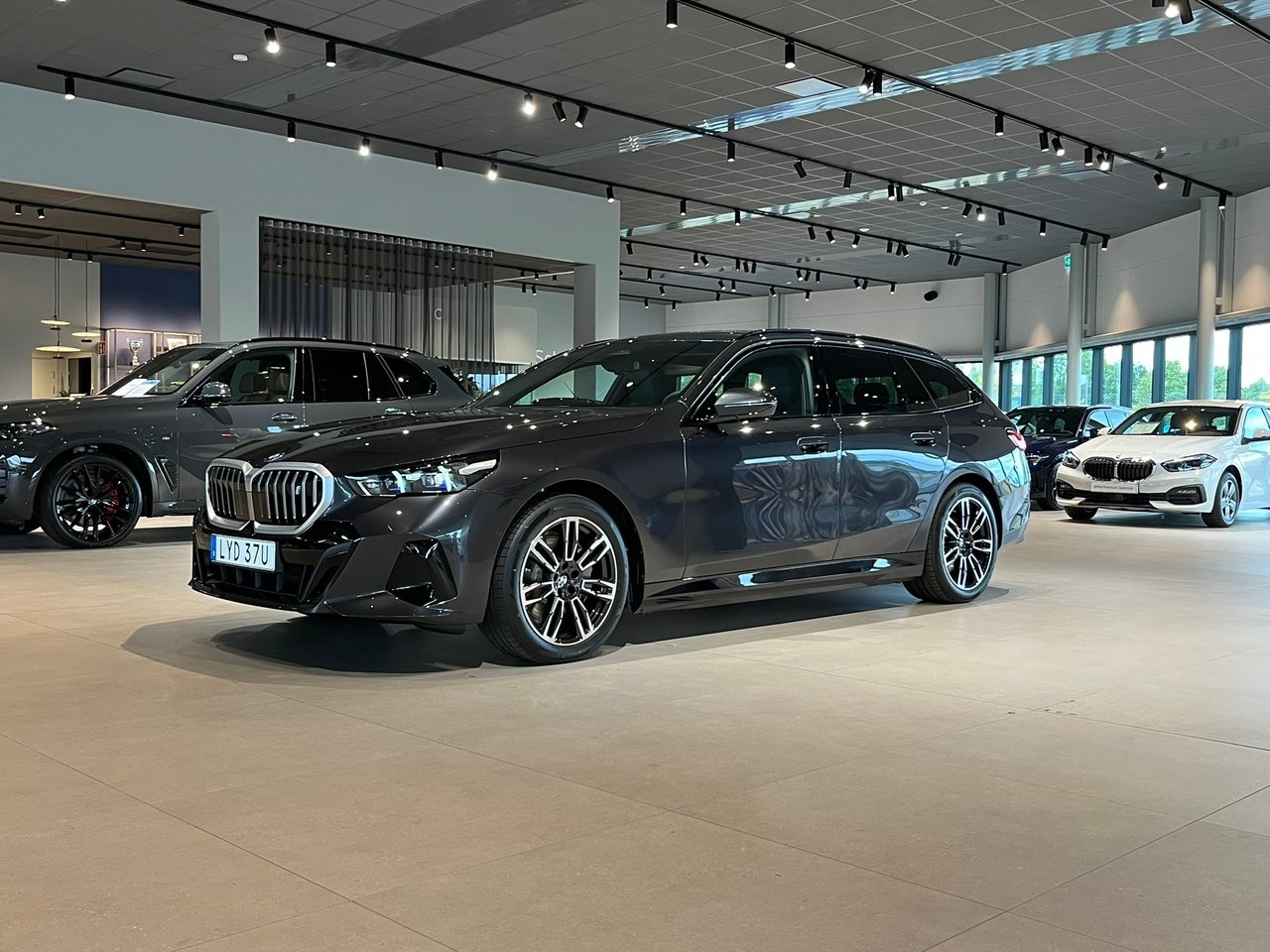 BMW i5
