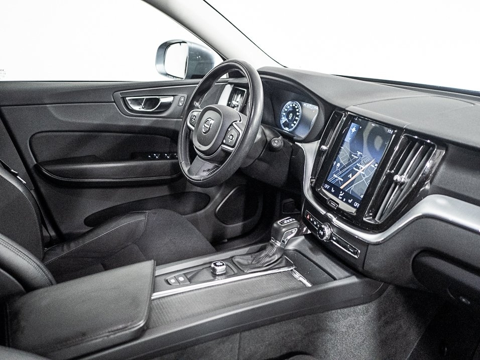 Volvo XC60 D4 Momentum Pro Edition Drag 2019, bild 5/10
