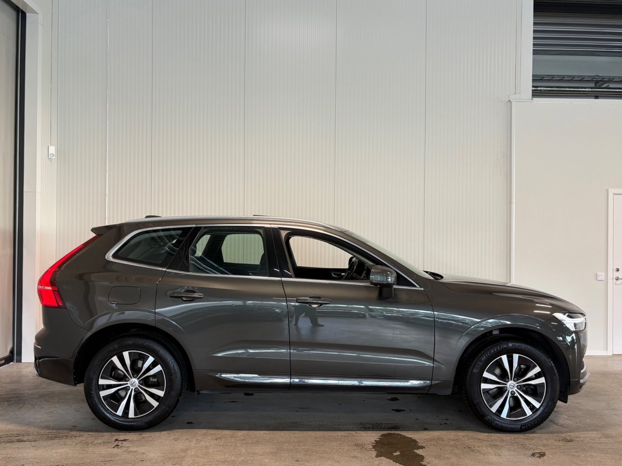 Volvo XC60 2021, bild 2/10