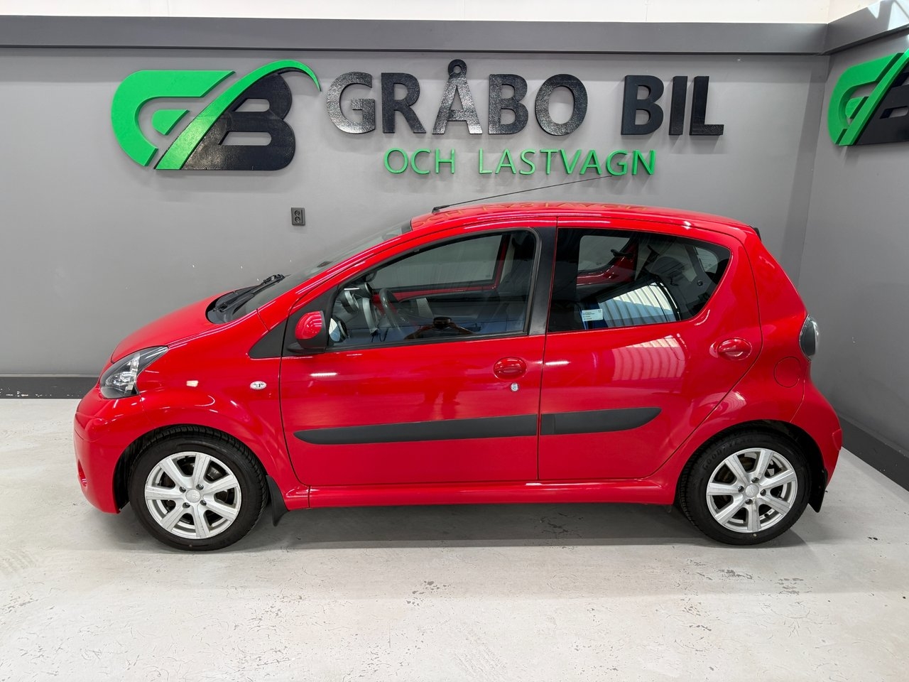 Toyota Aygo 5-dörrar 1.0 VVT-i Euro 5 2014, bild 2/10