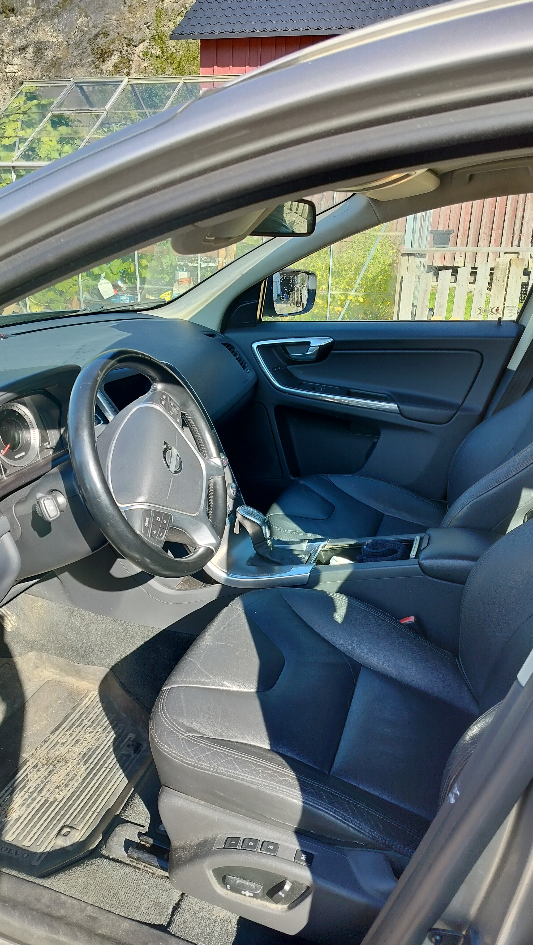 Volvo XC60 D4 AWD Geartronic 2013, bild 3/7