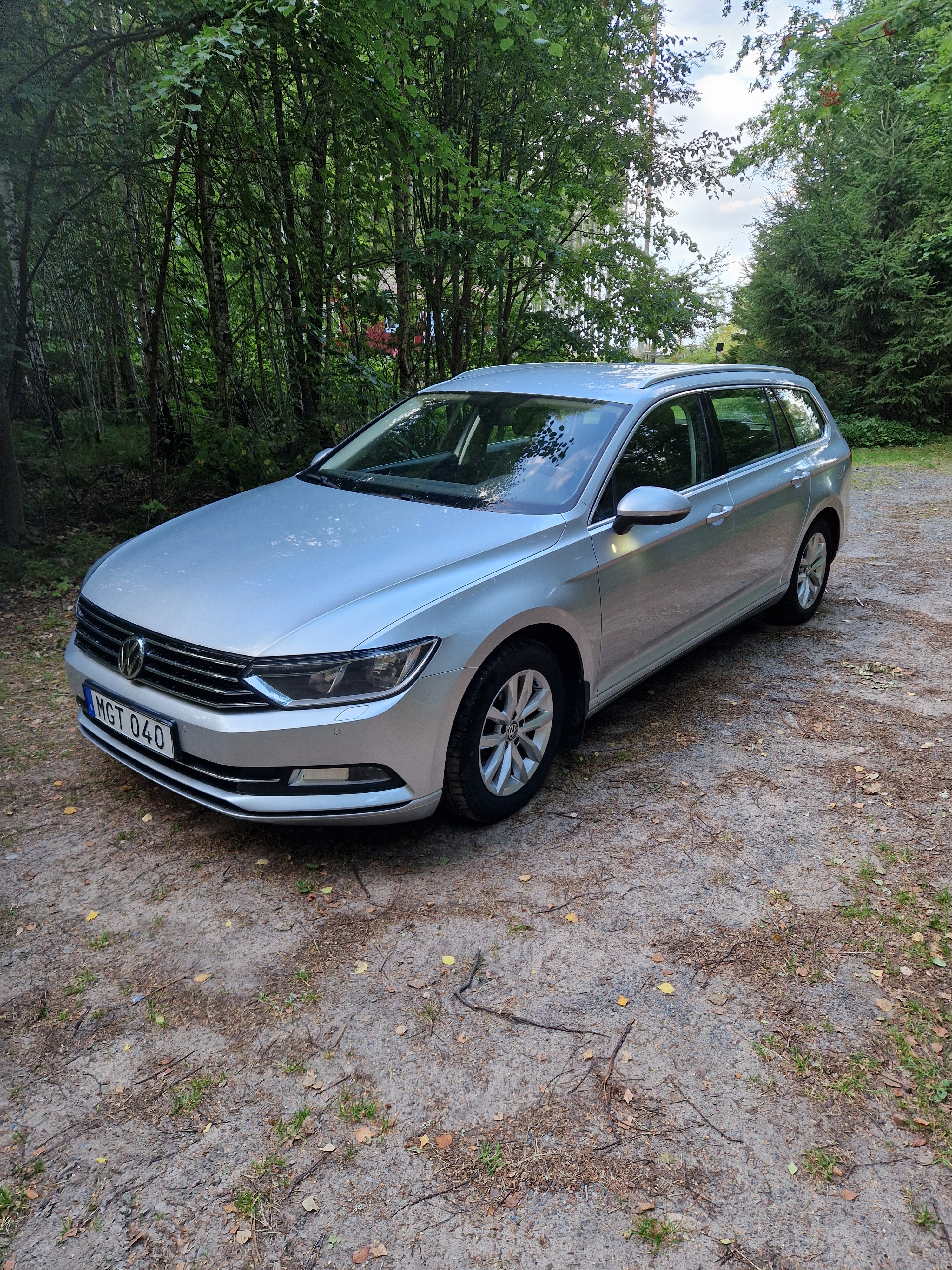 Volkswagen Passat 2016, photo 2/10