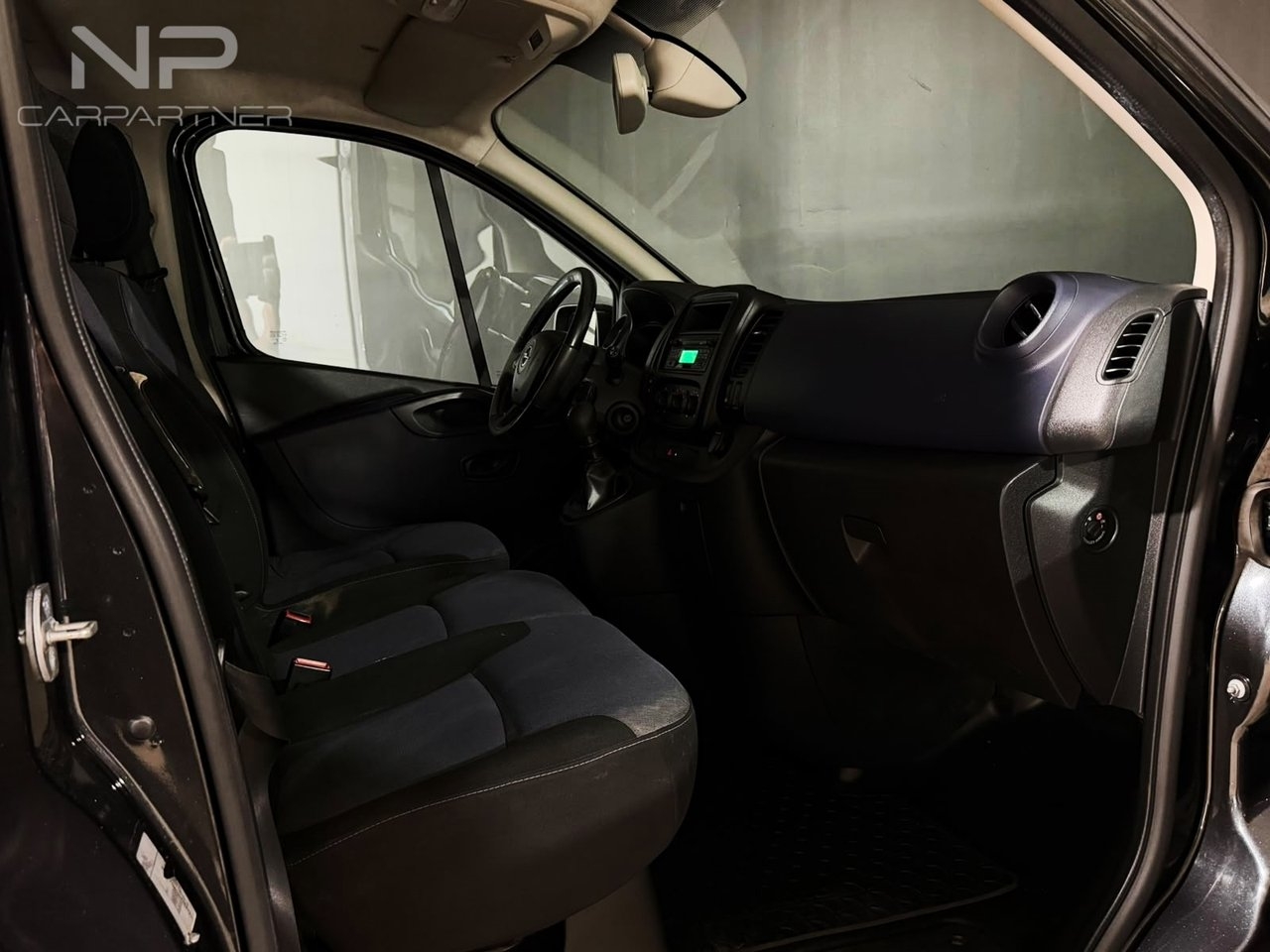 Opel Vivaro 2017, bild 6/10