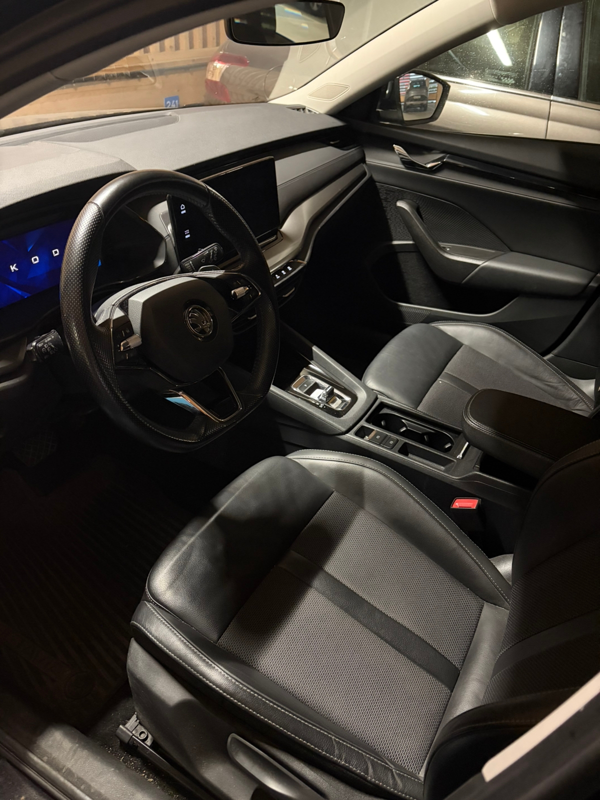 Skoda Octavia 2021, bild 3/4