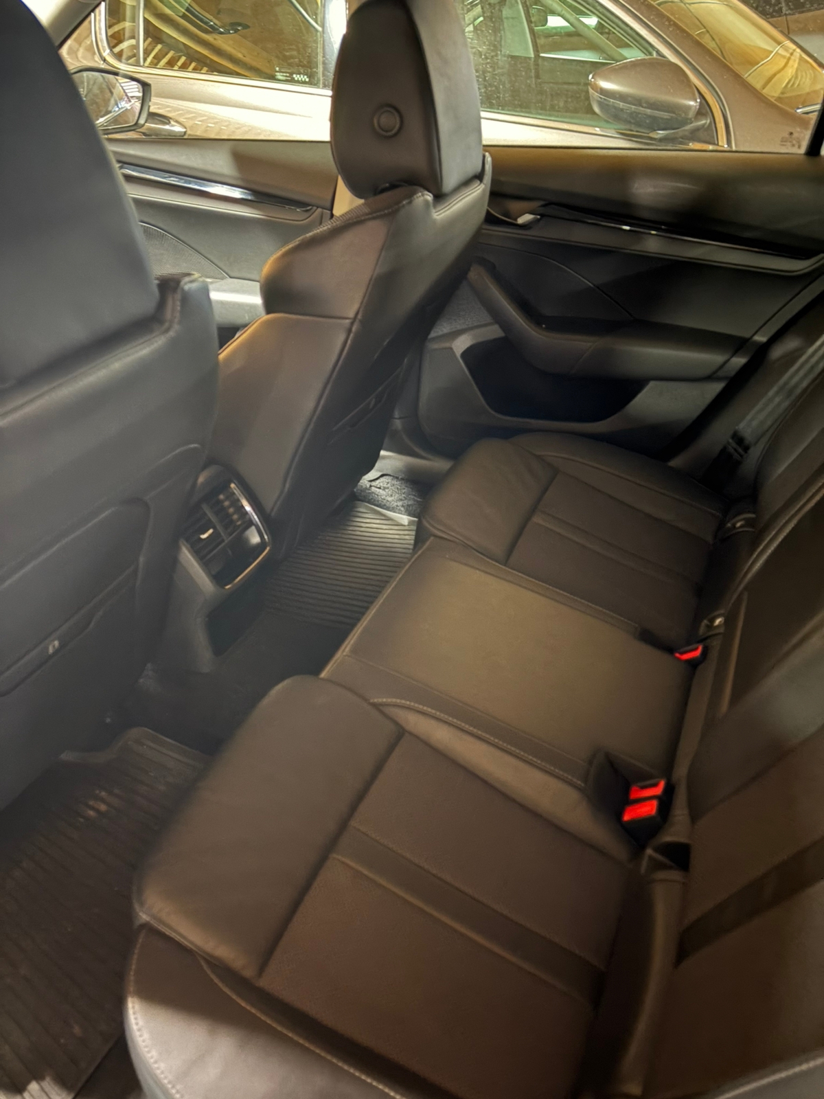 Skoda Octavia 2021, bild 4/4