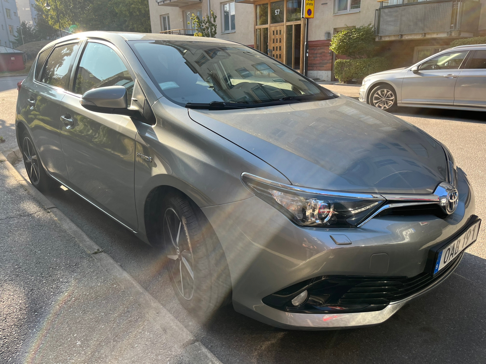 Toyota Auris Hybrid e-CVT 2017, bild 4/7