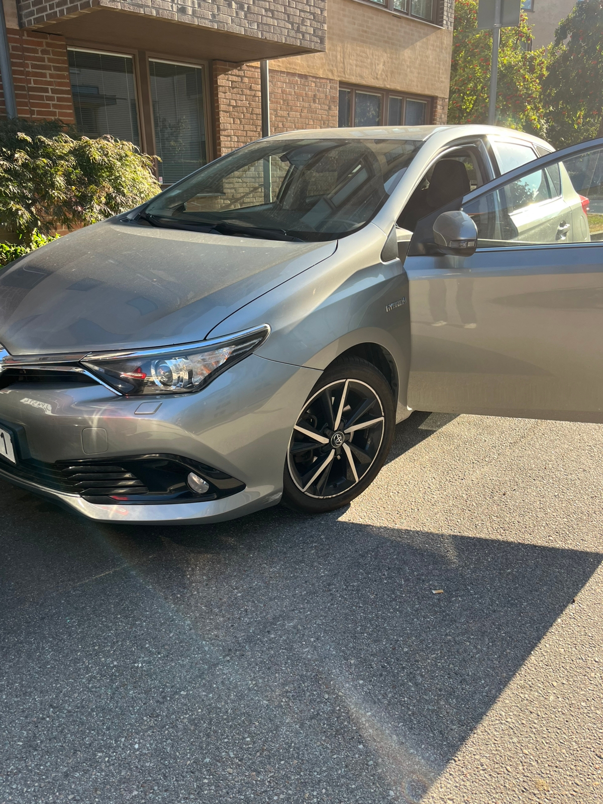 Toyota Auris Hybrid e-CVT 2017, bild 3/7