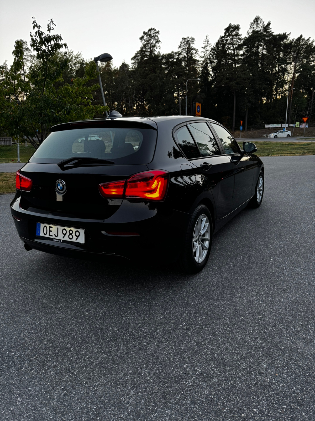 BMW 118 i 5-dörrars Steptronic 2017, bild 2/10
