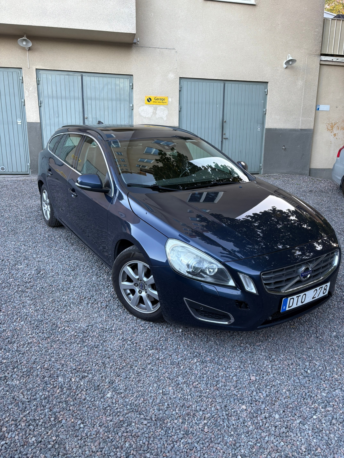 Volvo V60 D2 Manuell 2013, bild 2/10