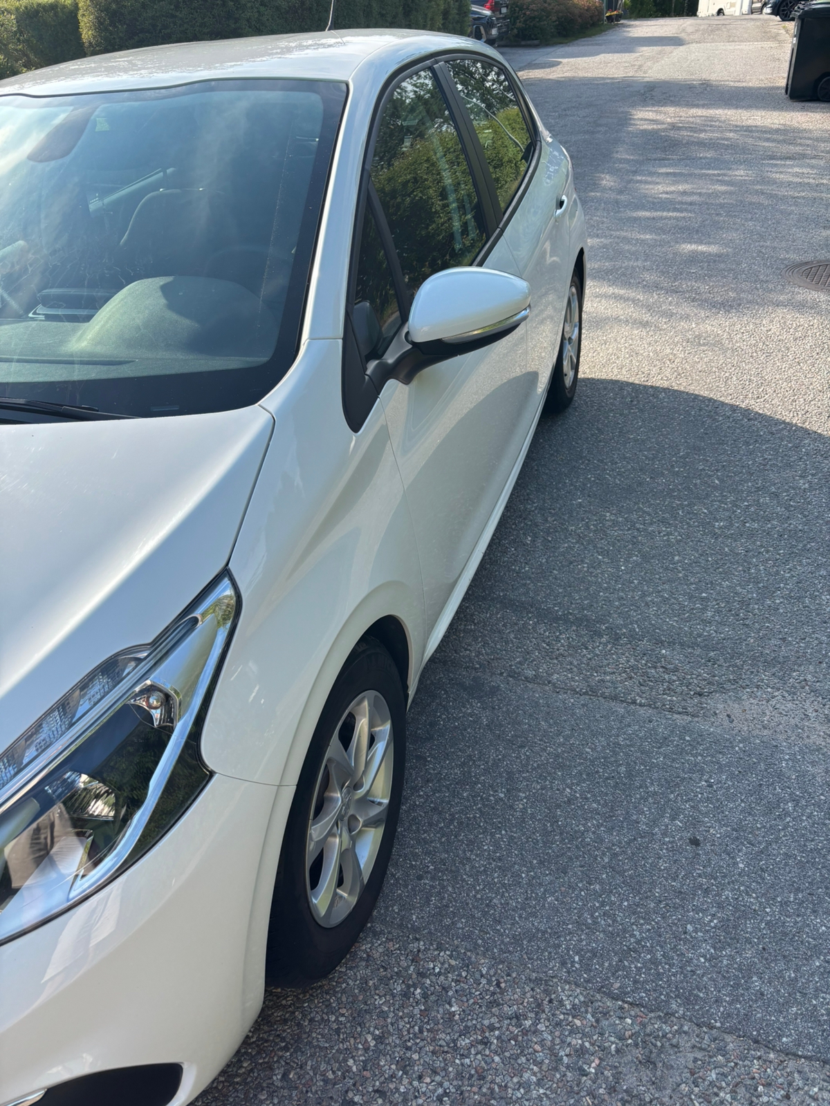 Peugeot 208 2015, bild 2/8