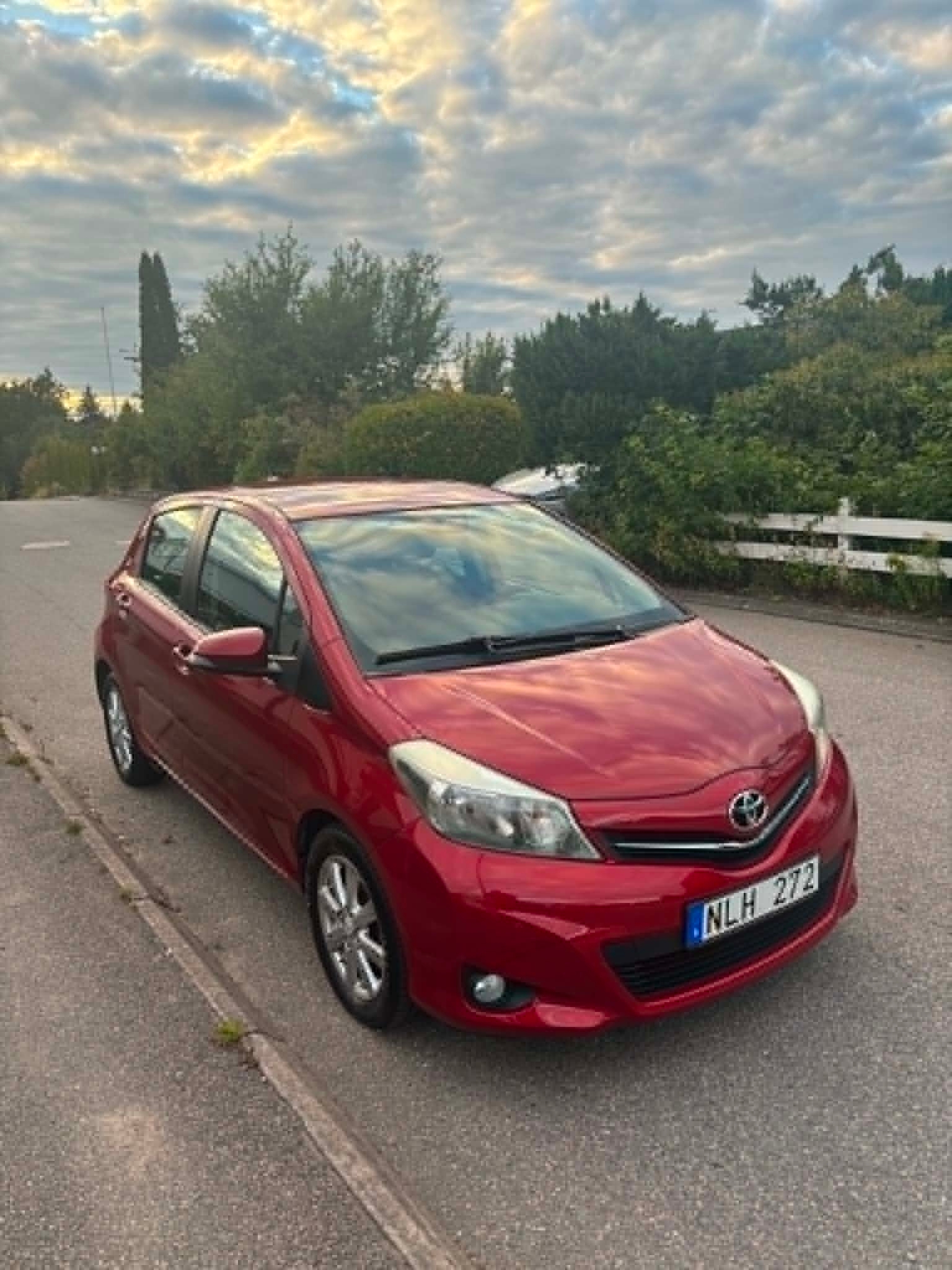 Toyota Yaris 2012, bild 2/3