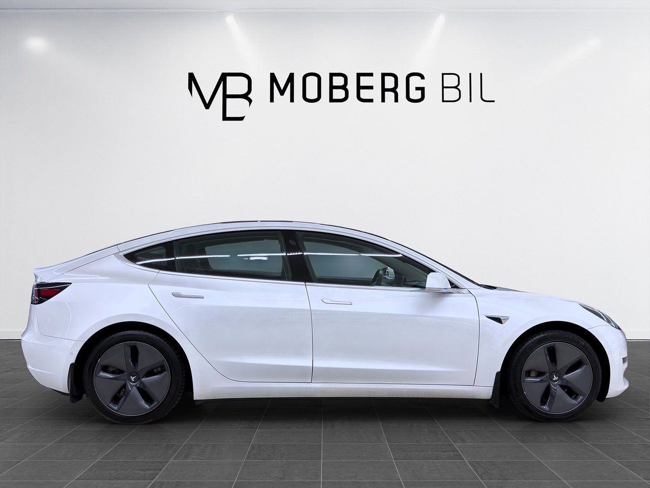 Tesla Model 3 Standard Range Plus 283hk 2020, bild 5/10