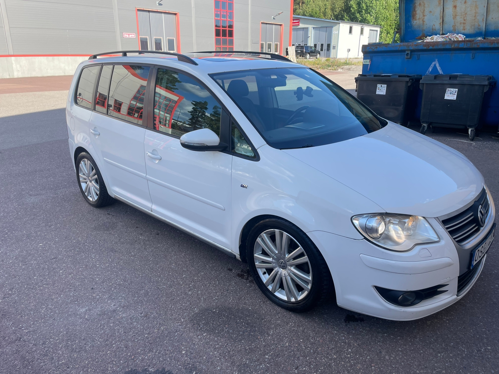 Volkswagen Touran 2010, bild 3/4
