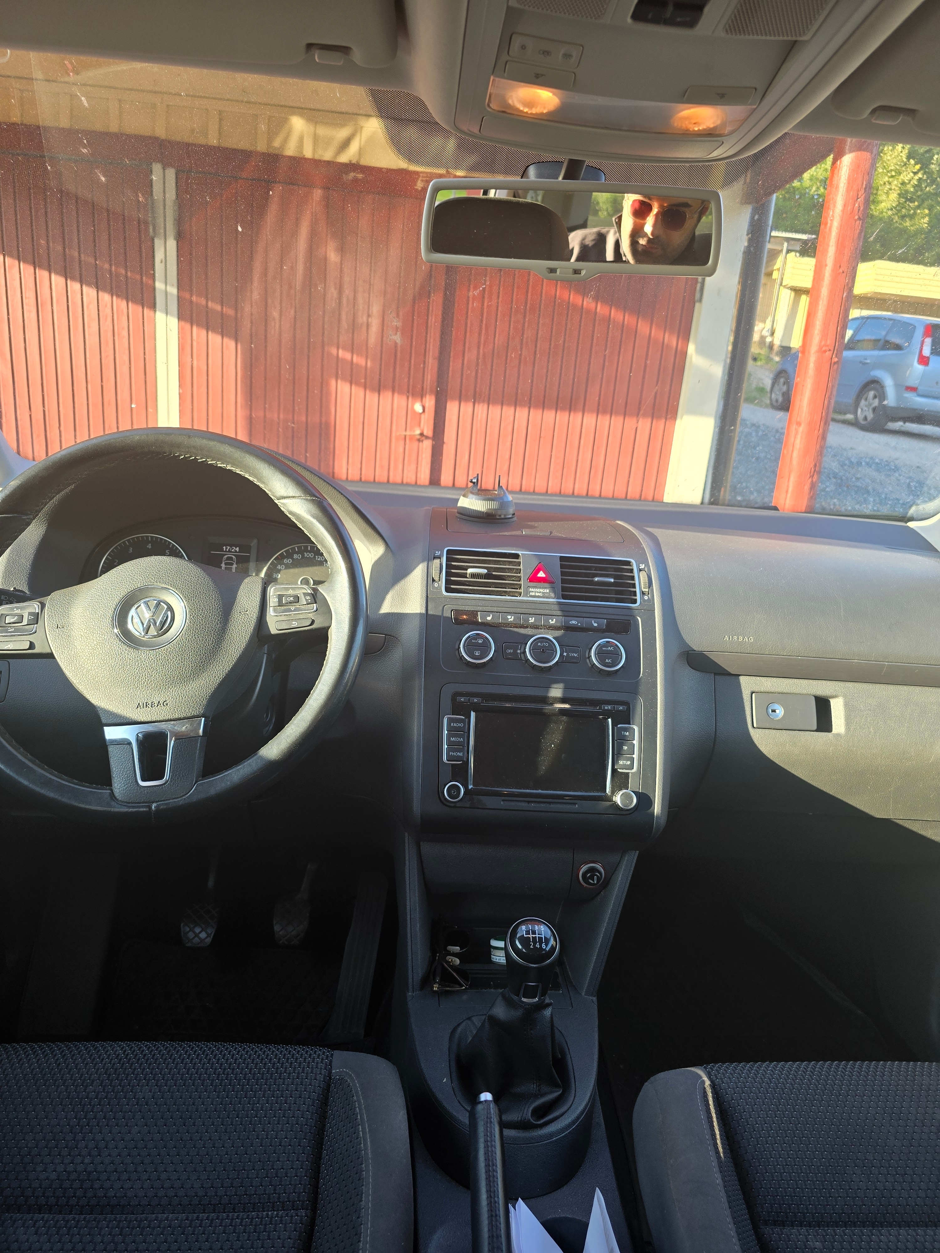 Volkswagen Touran 2015, bild 3/9