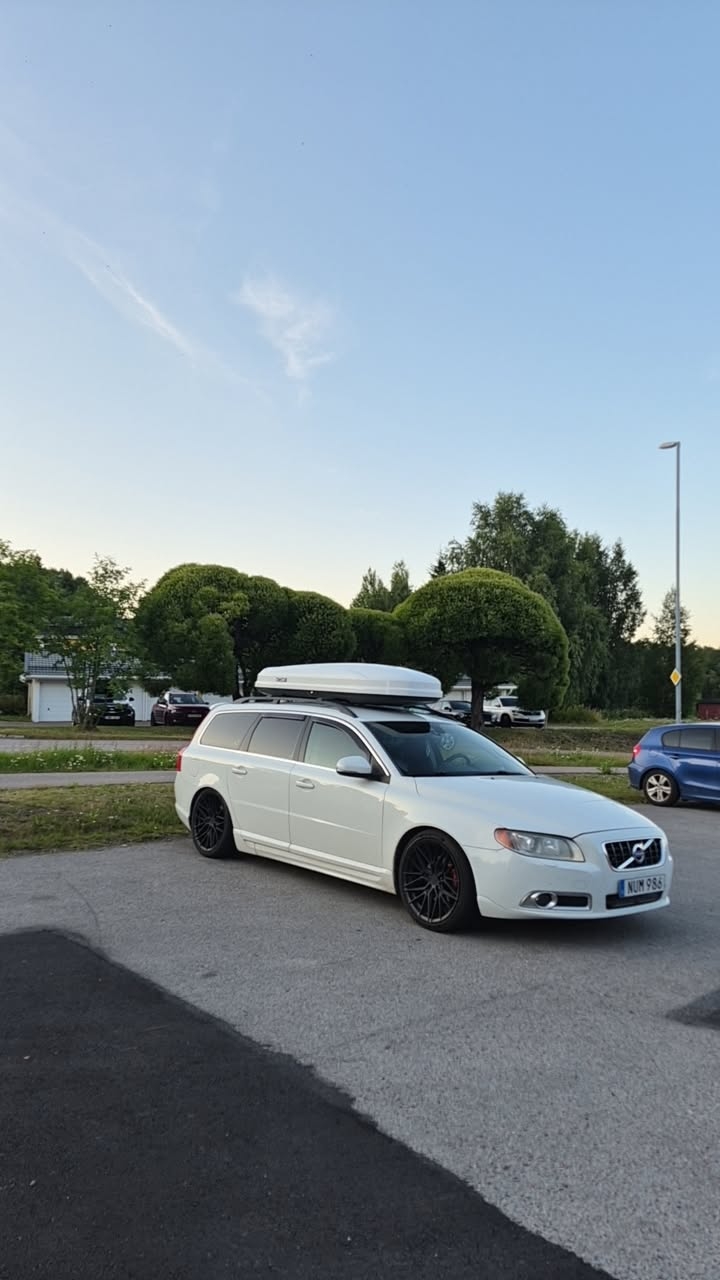 Volvo V70 D2 Powershift momentum 2013, bild 2/10