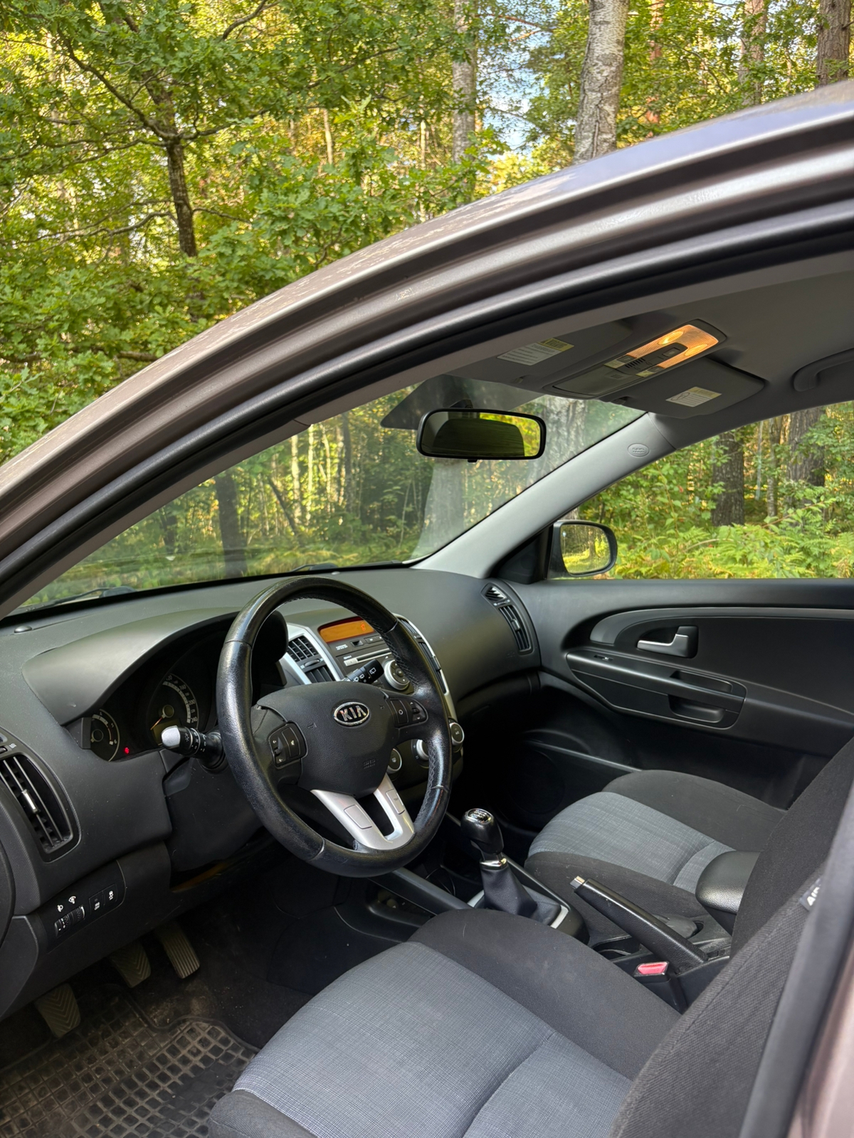 Kia Ceed 1.6 CRDi Manuell 2010, kuva 6/7