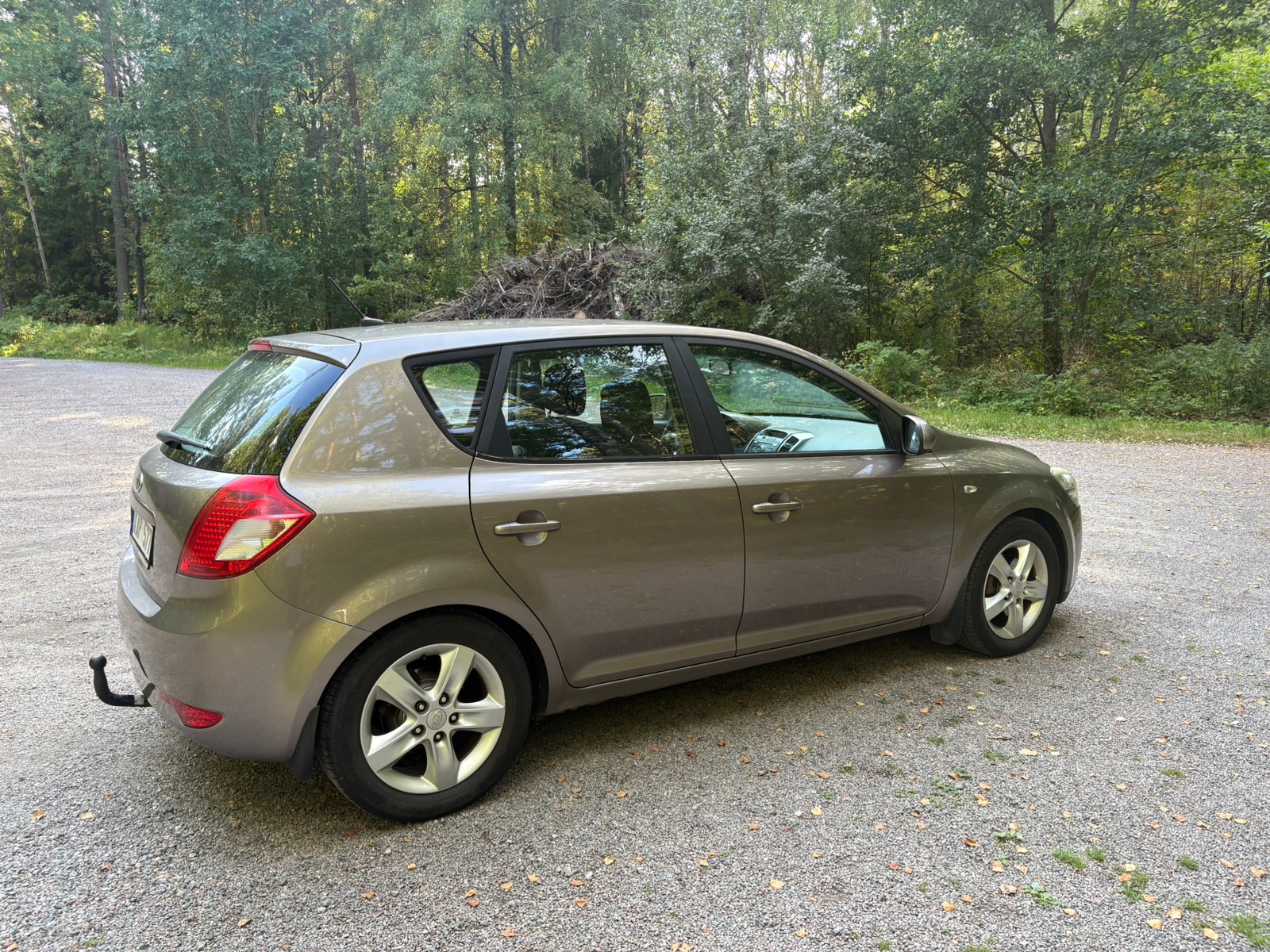 Kia Ceed 1.6 CRDi Manuell 2010, kuva 3/7