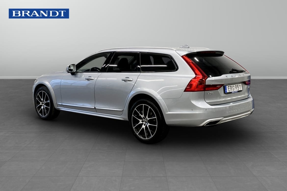 Volvo V90 Cross Country D5 AWD Pro 2018, bild 2/9
