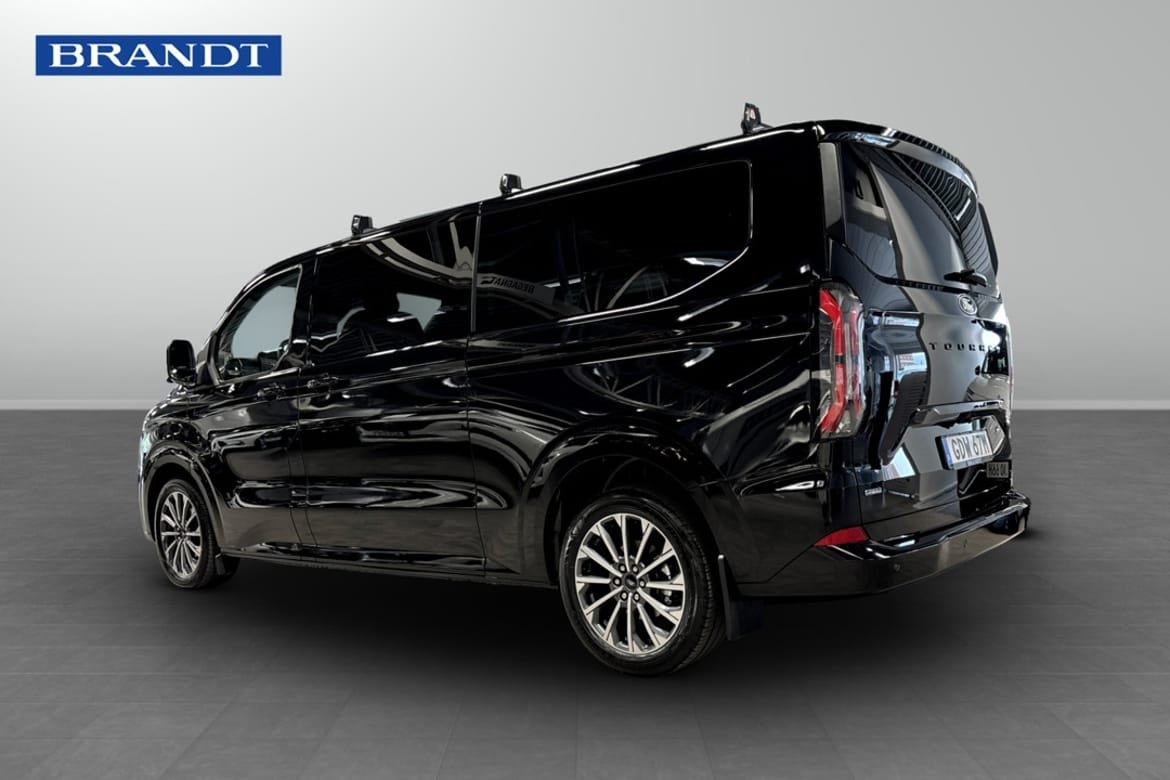 Ford Tourneo Custom 2026, photo 2/7