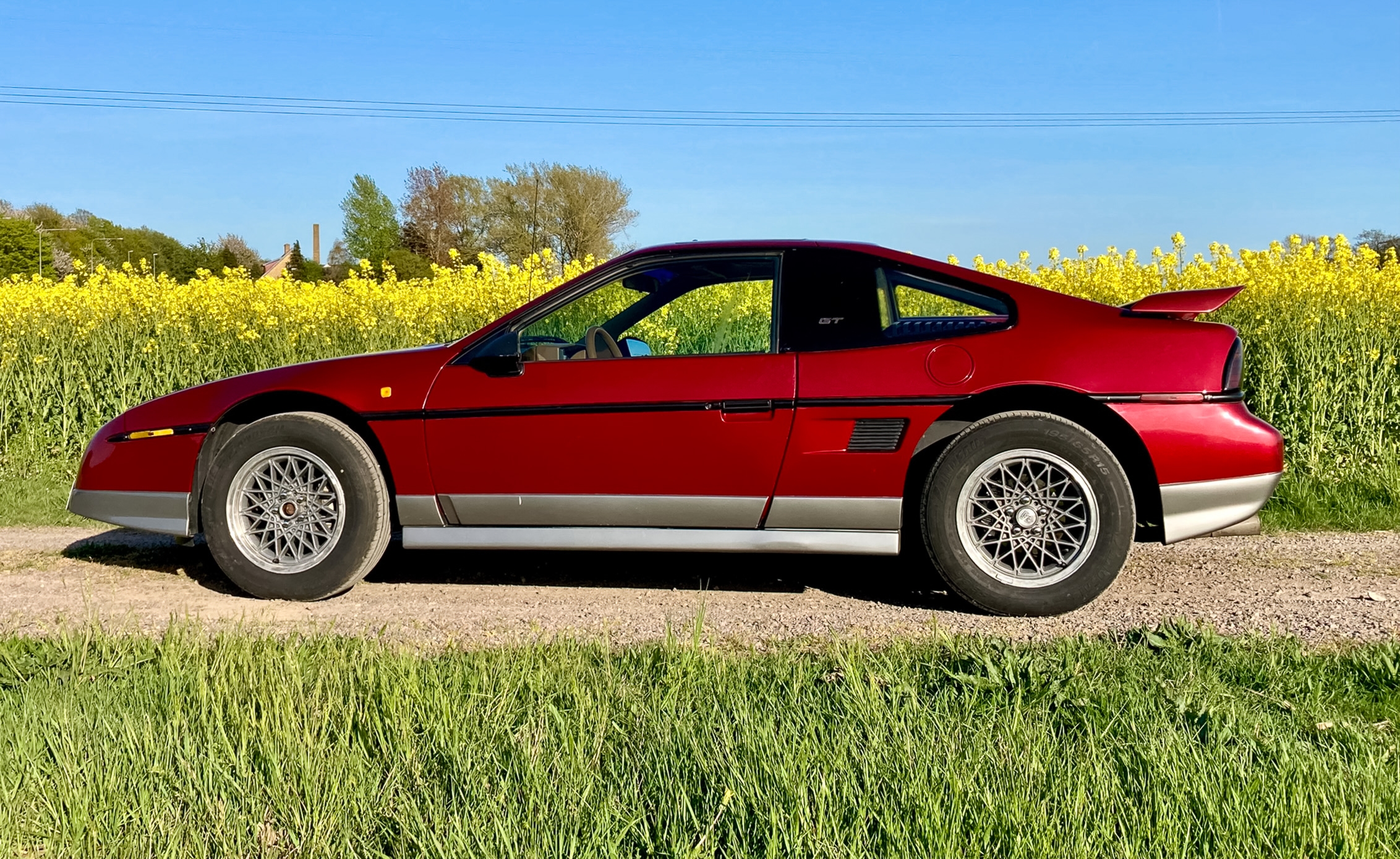 Pontiac Fiero 2.8 V6 Manuell 1987, bild 2/10