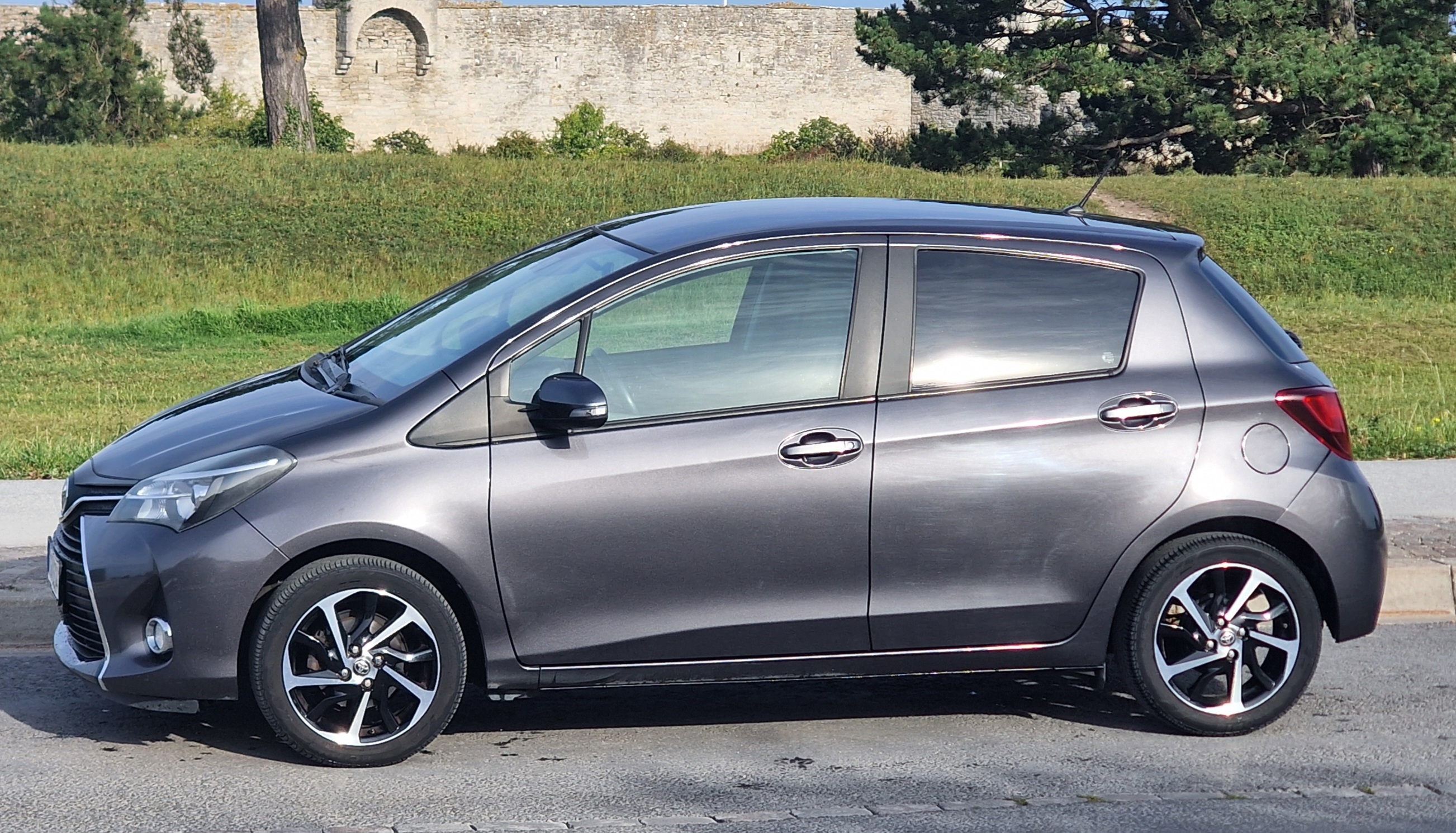 Toyota Yaris 2016, bild 2/10