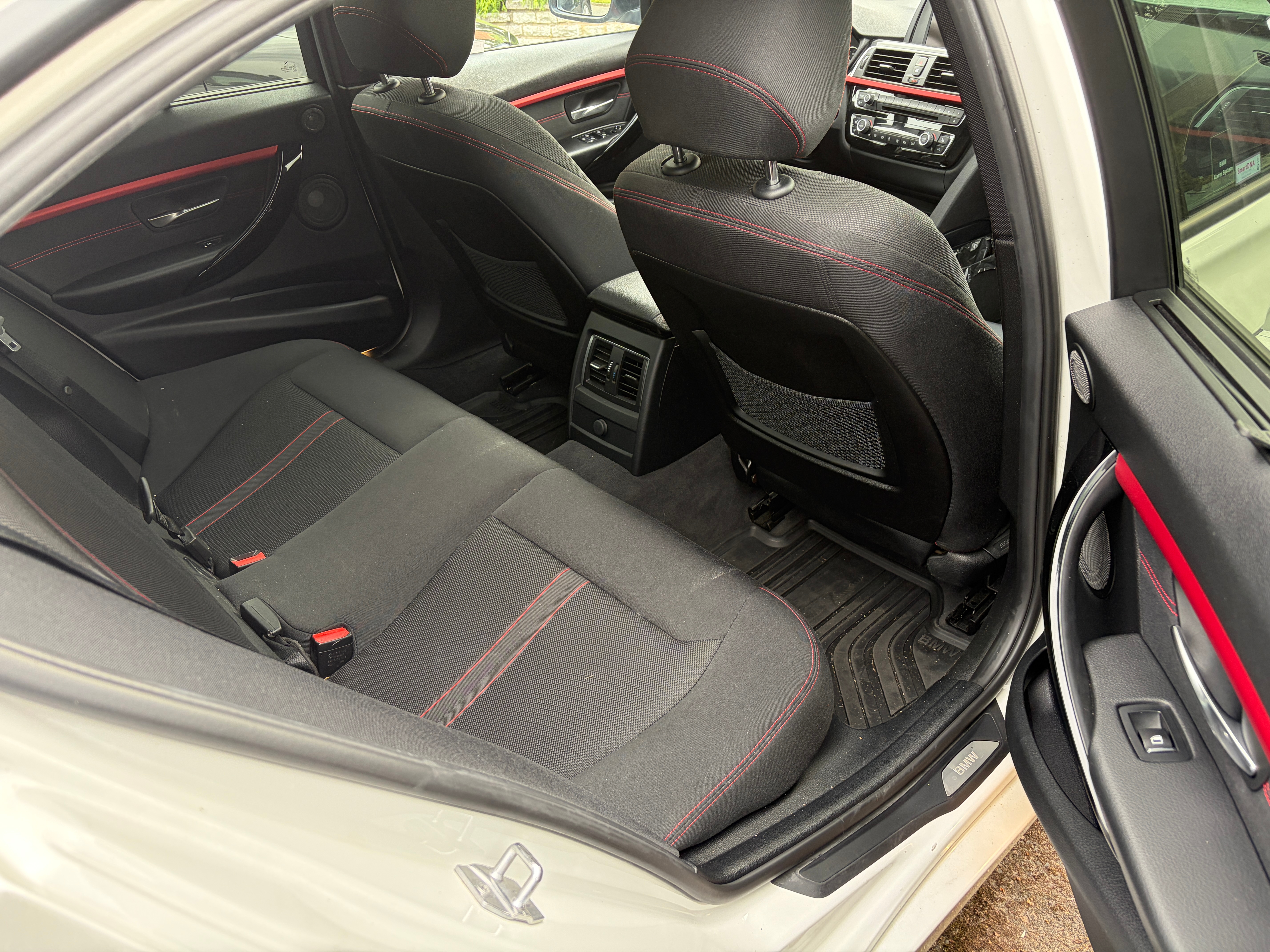 BMW 320 d Sedan Steptronic 2016, photo 5/5
