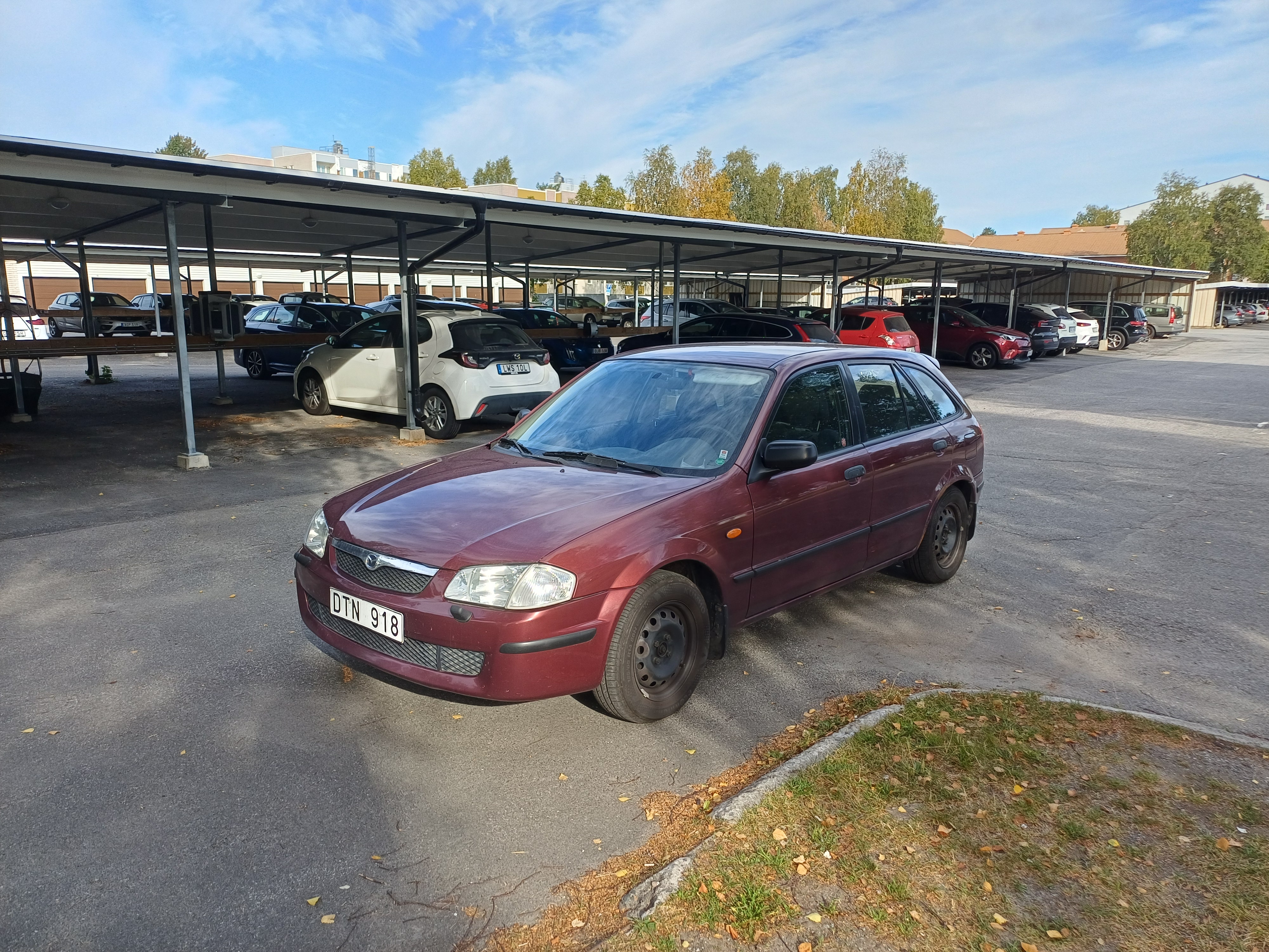Mazda 323F