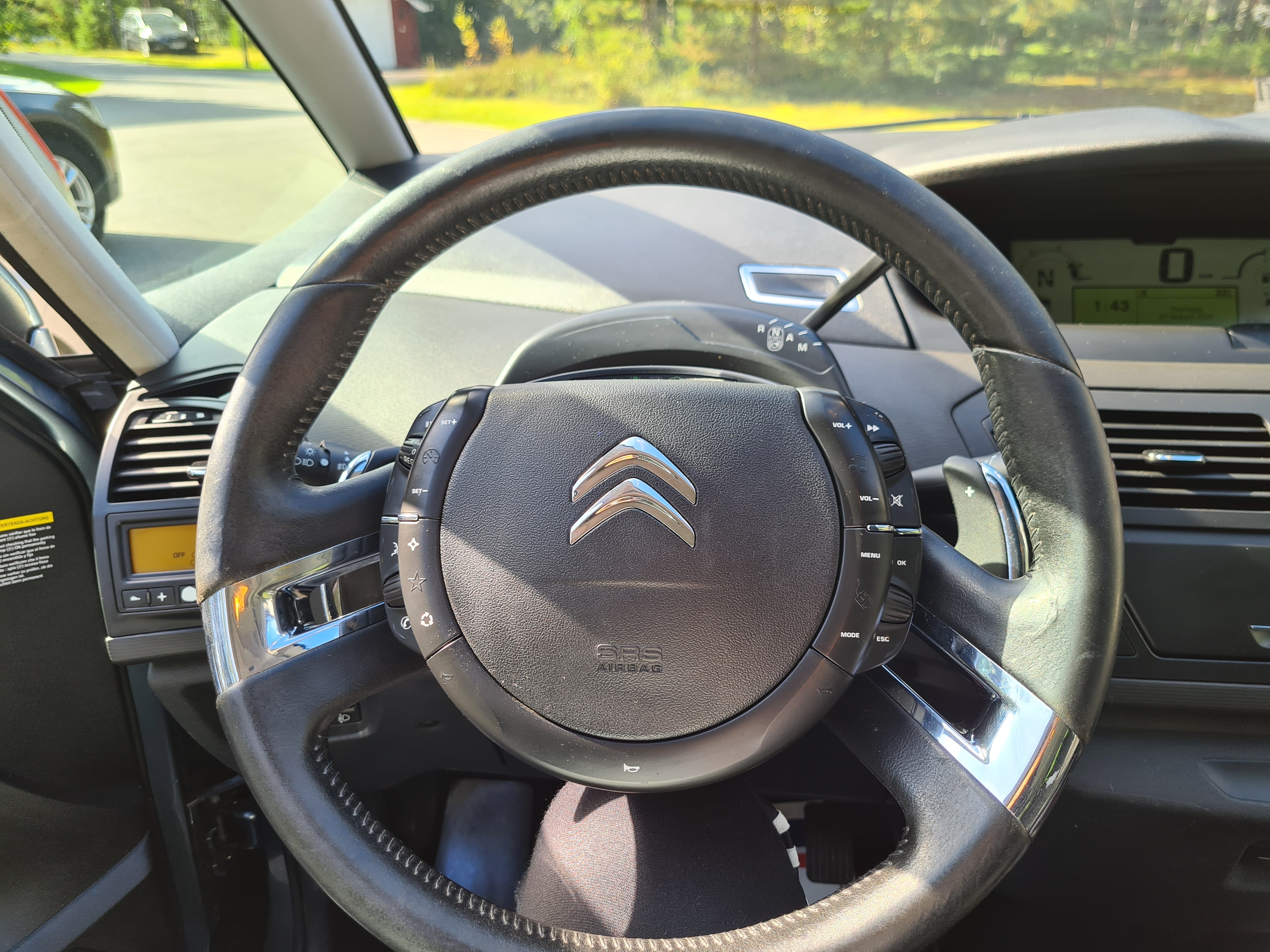 Citroen Grand C4 Picasso 2011, bild 2/10